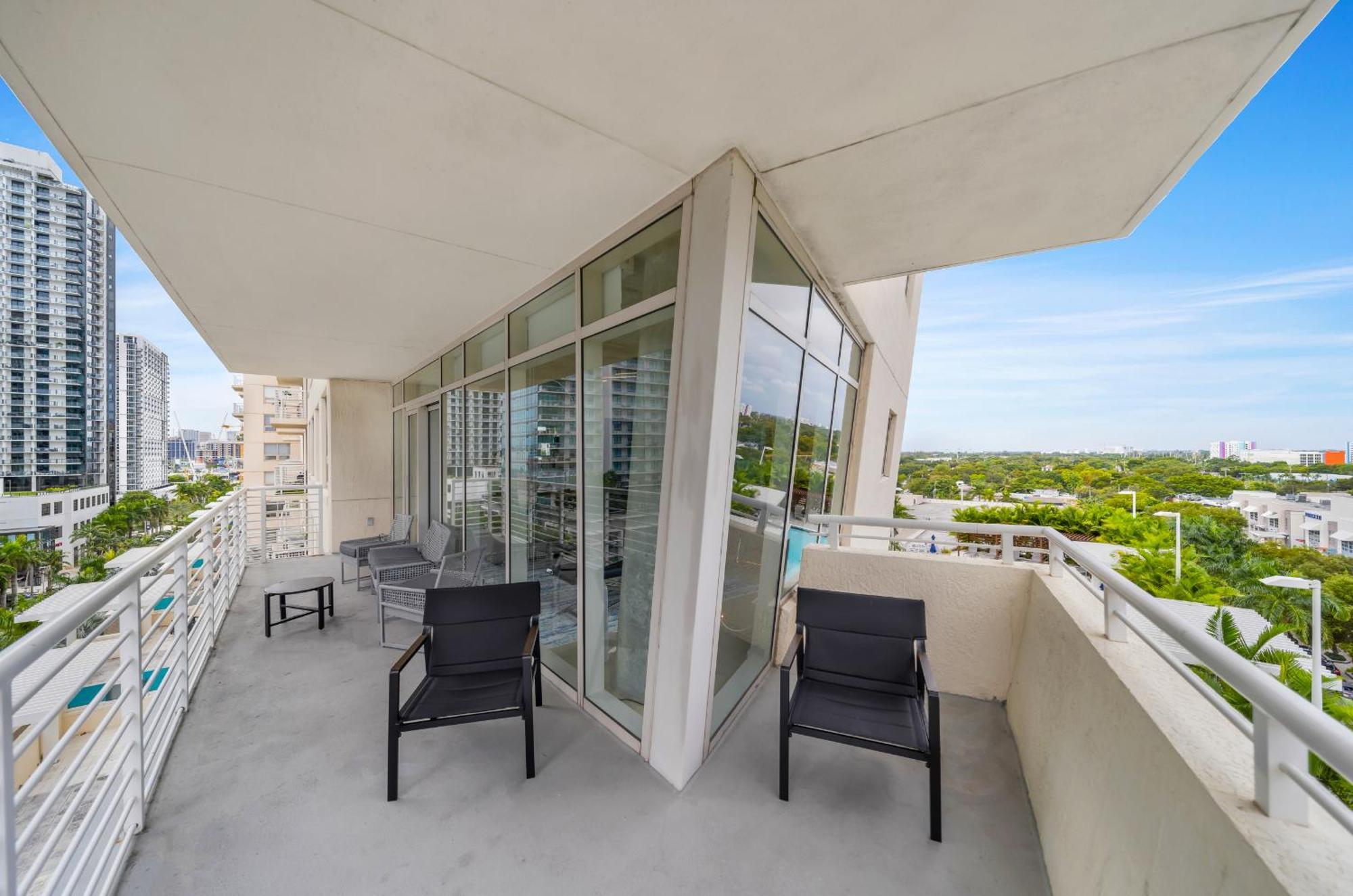 Spacious 3-bedroom Midtown Apartamento