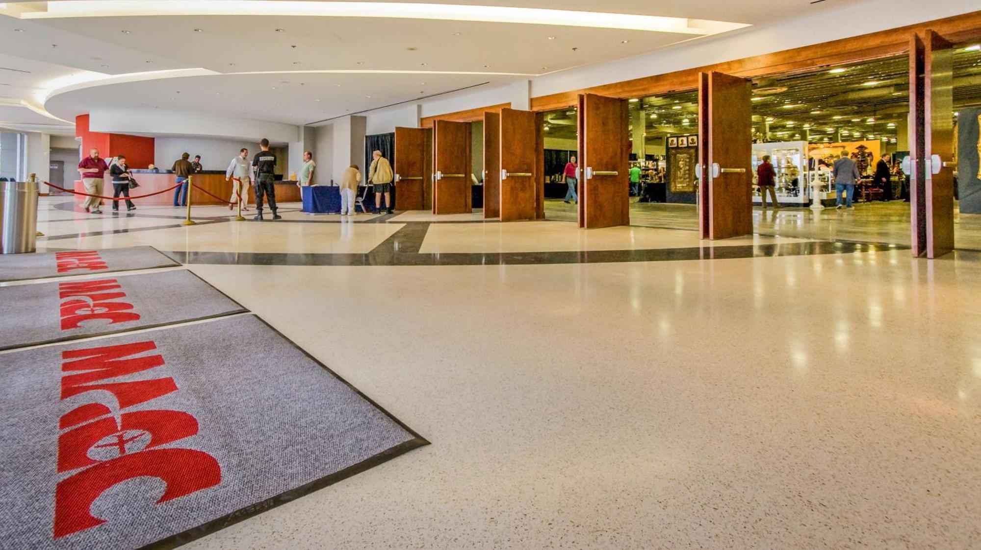 Hotel Doubletree By Hilton Airport & Convention Center 4*