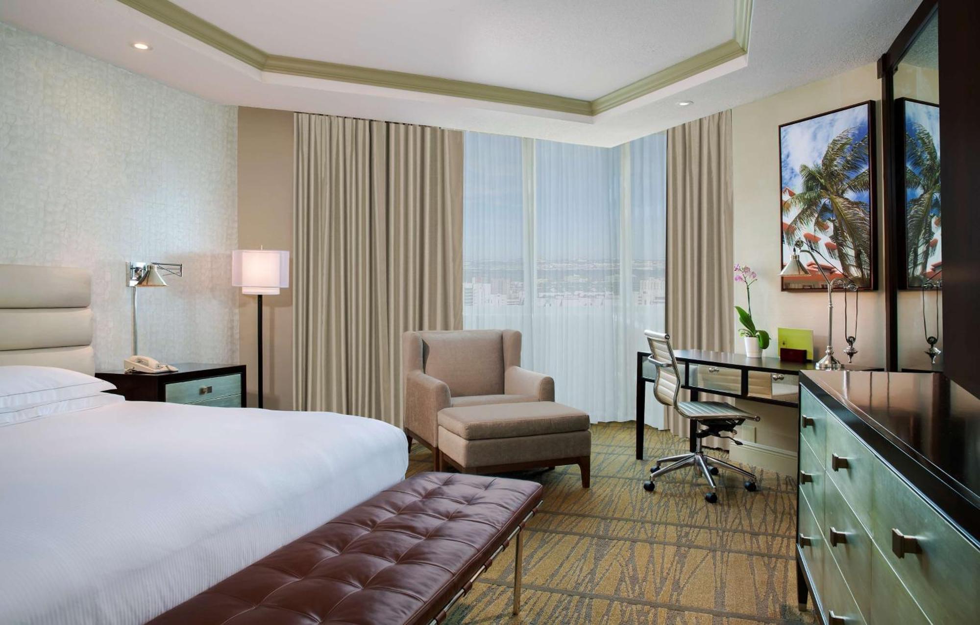 Hotel Doubletree By Hilton Airport & Convention Center Miami