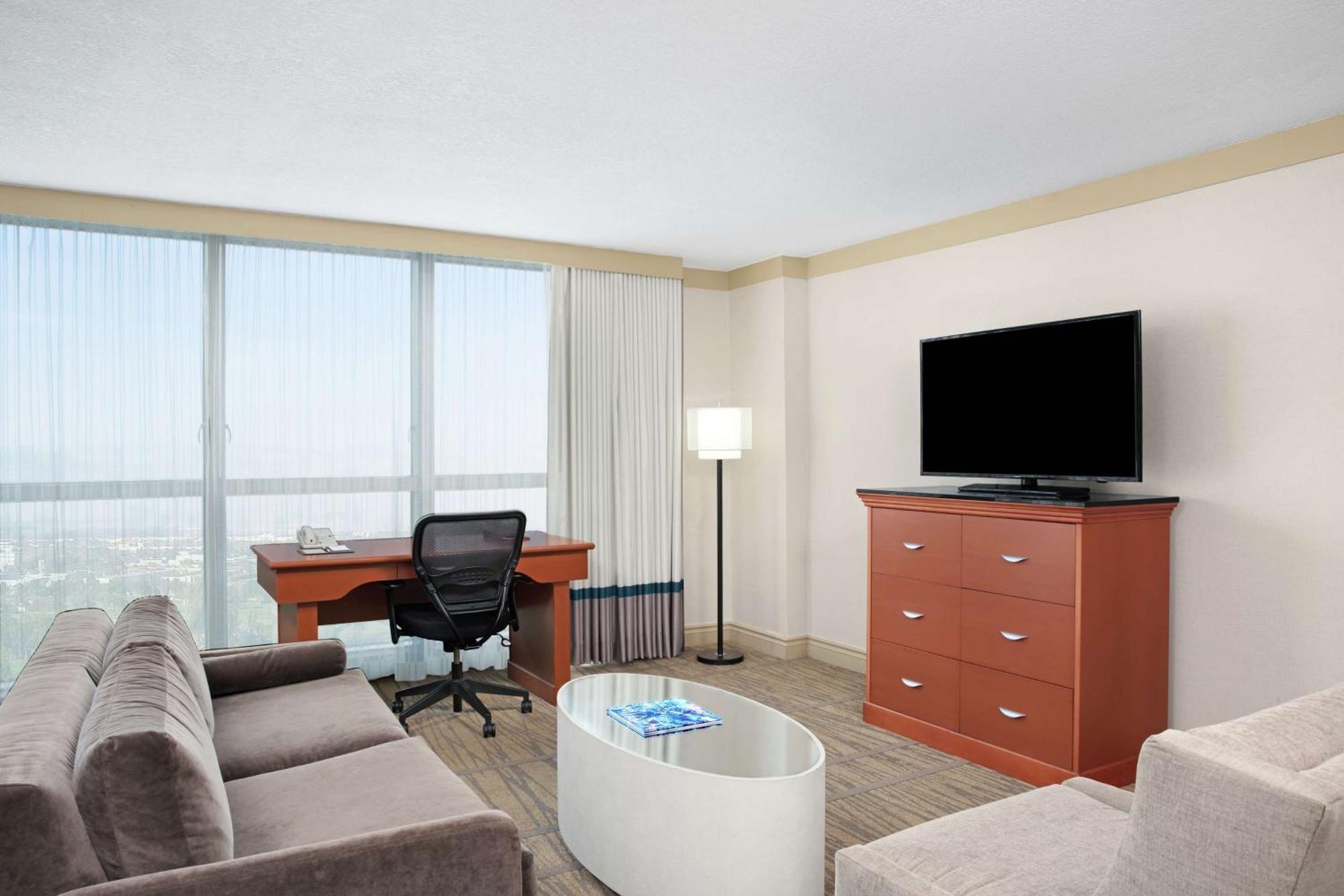 Doubletree By Hilton Airport & Convention Center Miami