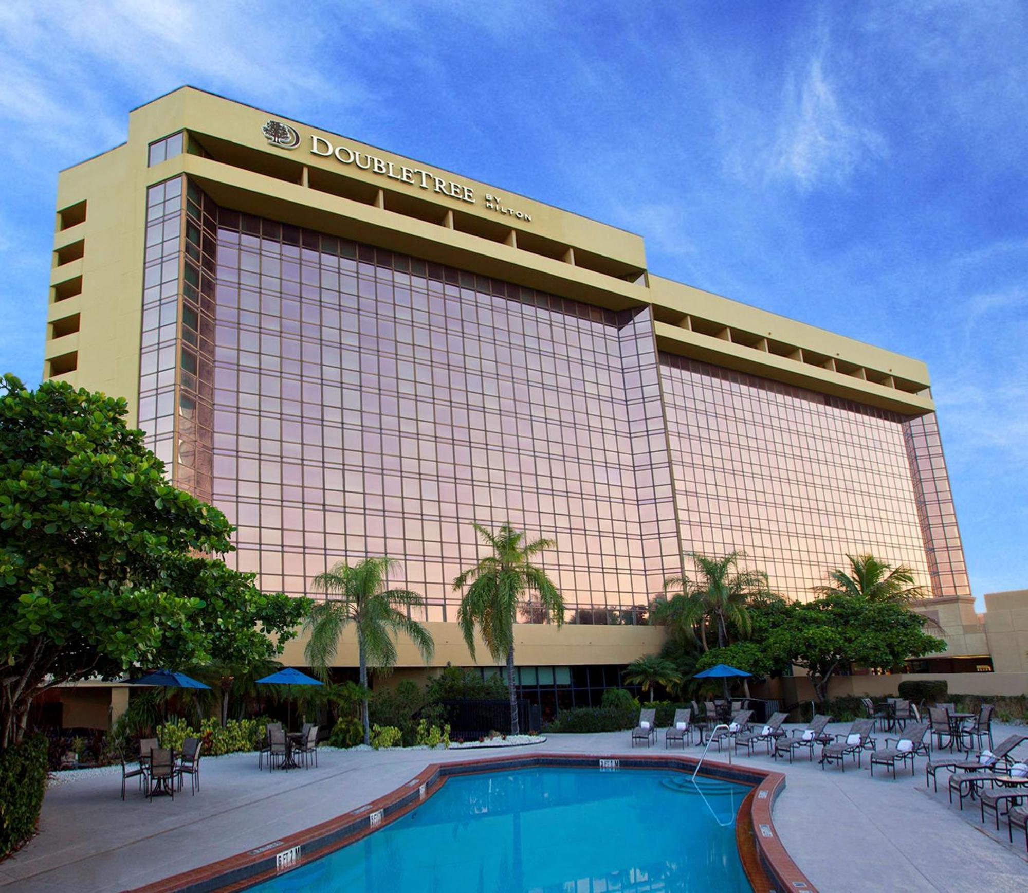 Hotel Doubletree By Hilton Airport & Convention Center