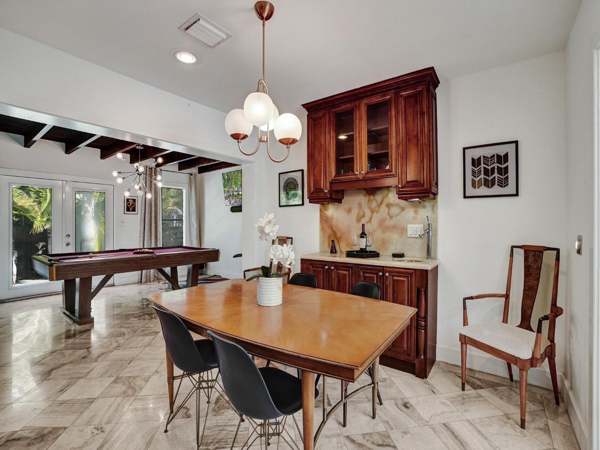 Villa Azzure 10 Mins To South 4 Bedroom *