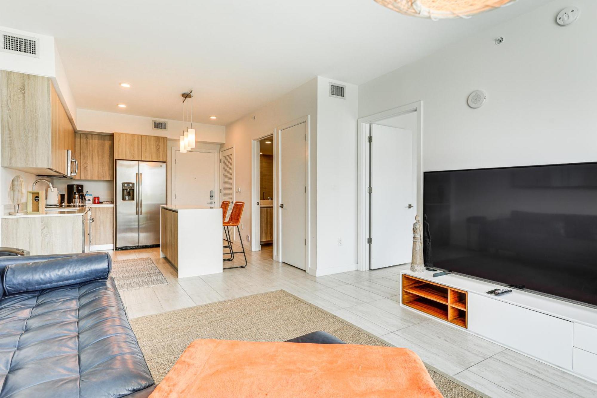 Chic With Pool, 6 Mi To South Apartment