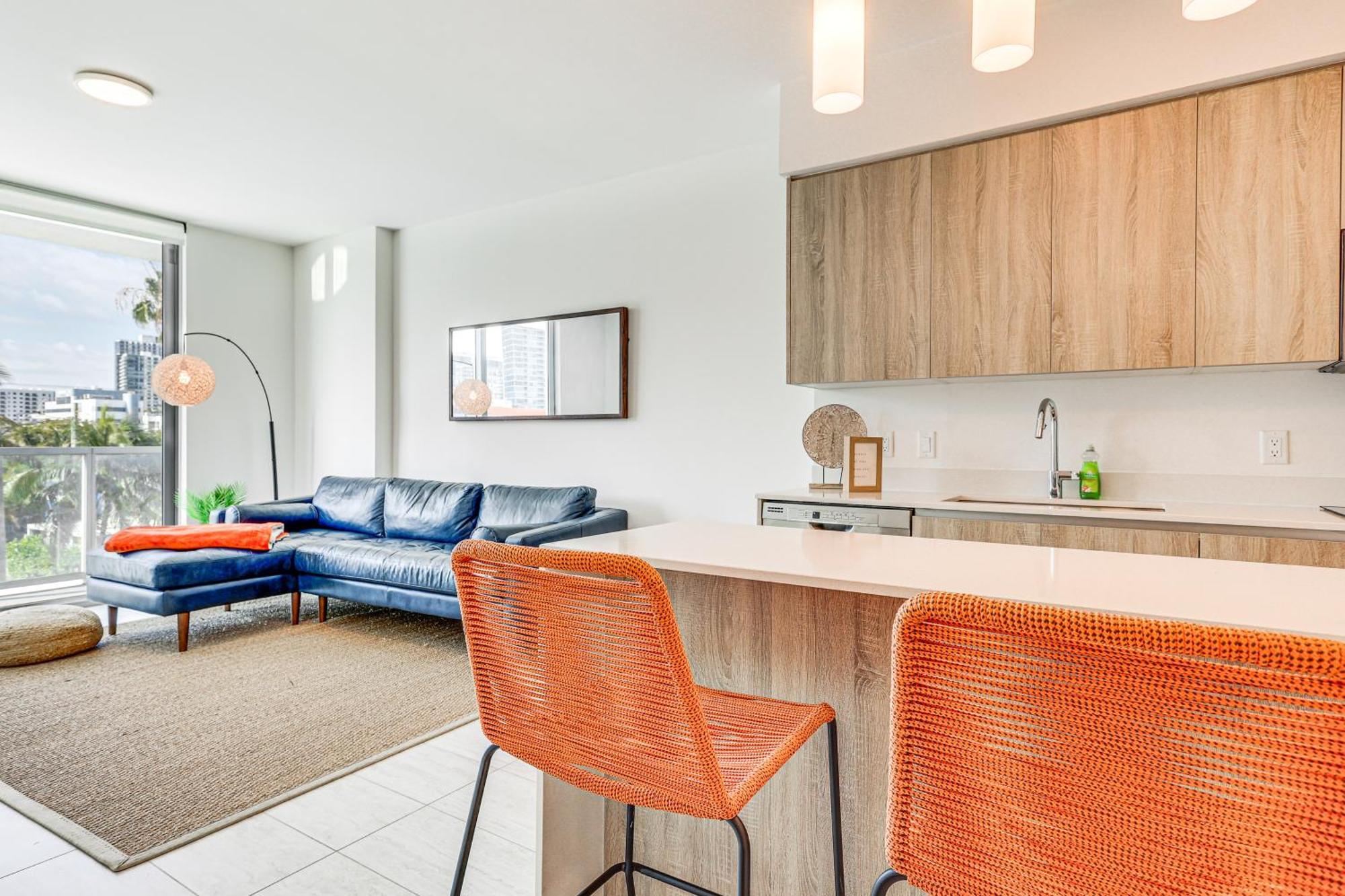 Chic With Pool, 6 Mi To South