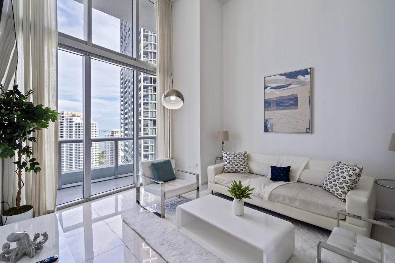 Icon 1 Bed With Water Views 16 Ft Ceilings And Free Access Apartment *