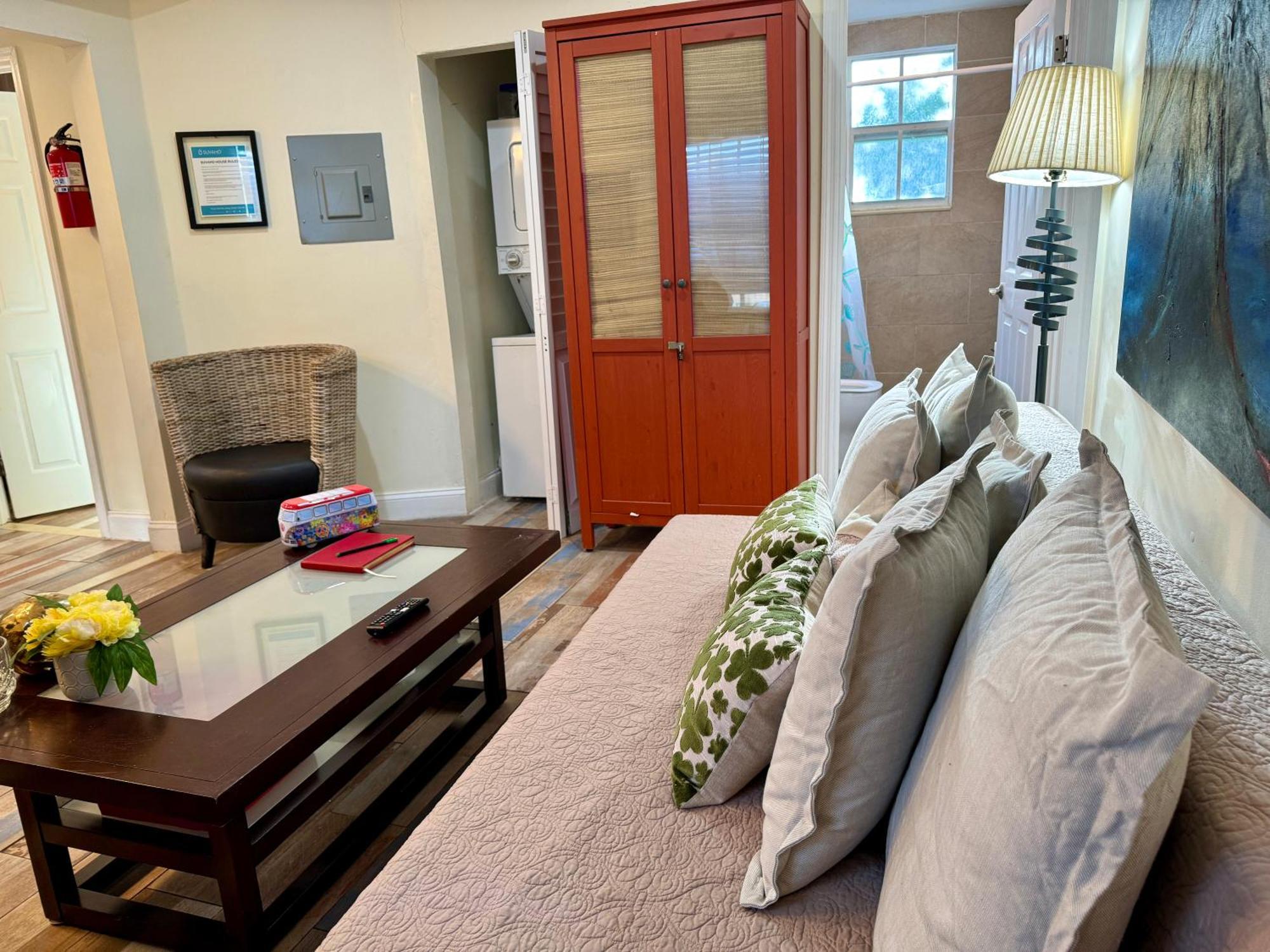 Bright Townhouse 3 Bedroom Free Parkig Garden