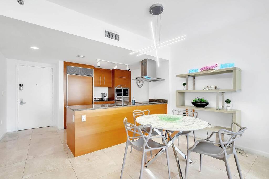 Penthouse Icon W Waterviews Balcony Brickell Apartment *