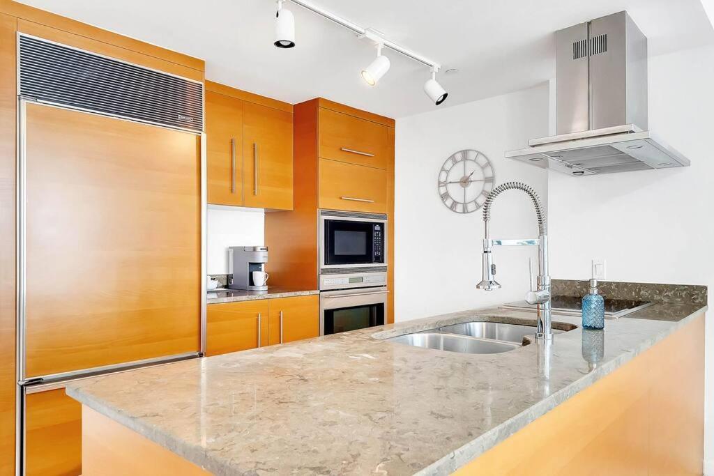 Penthouse Icon W Waterviews Balcony Brickell Miami
