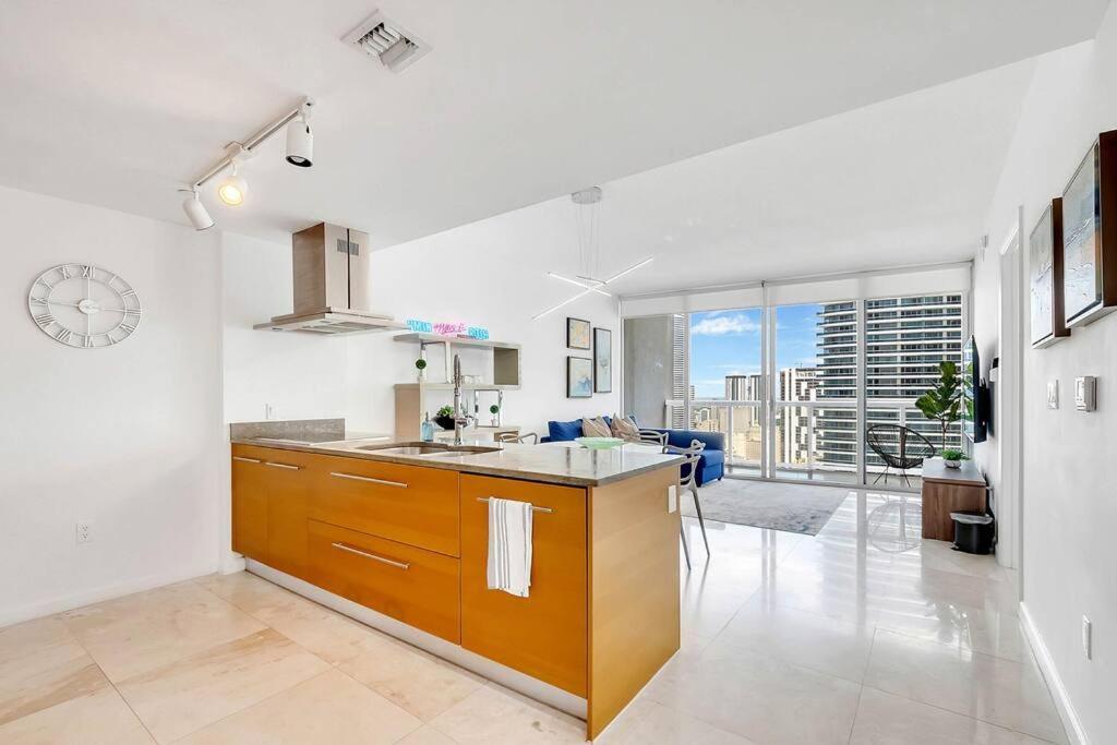 Apartment Penthouse Icon W Waterviews Balcony Brickell Miami