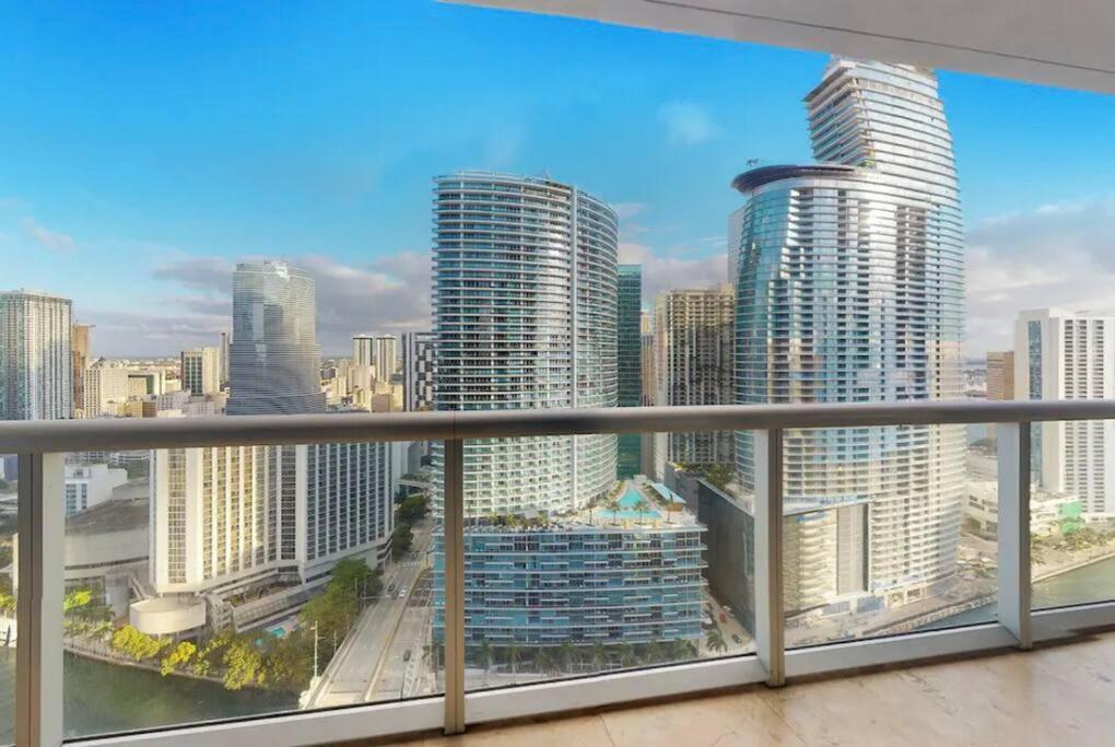 Apartment Penthouse Icon W Waterviews Balcony Brickell