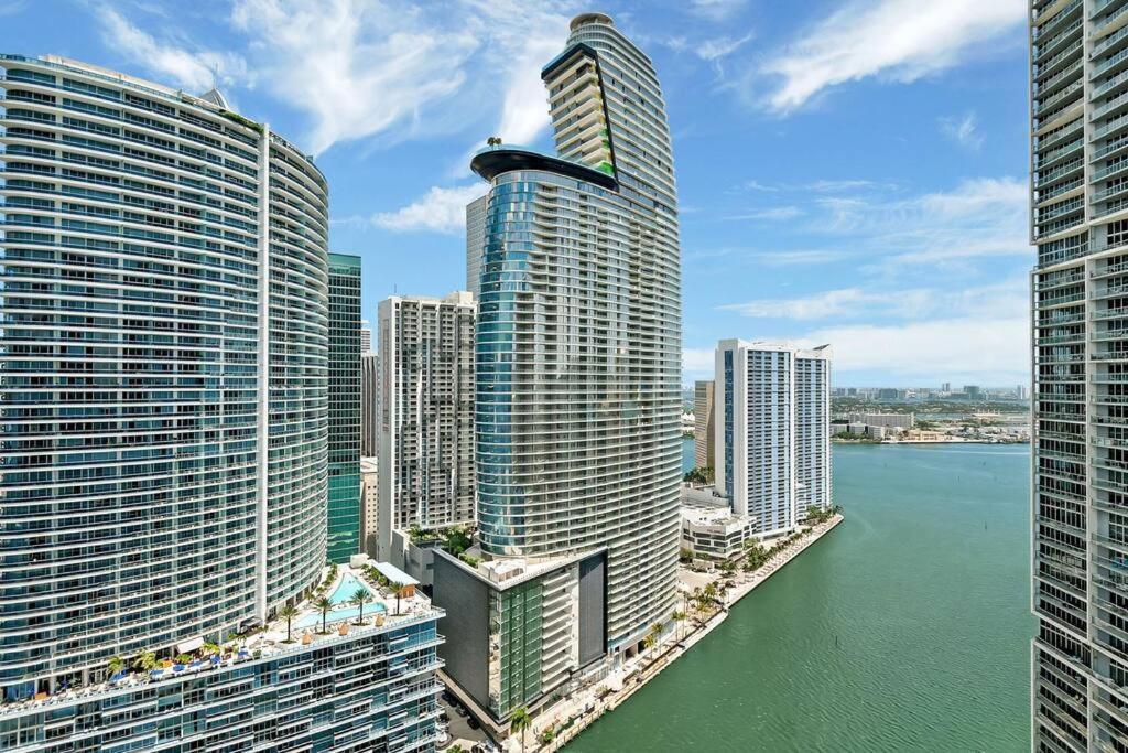 Apartment Penthouse Icon W Waterviews Balcony Brickell Miami