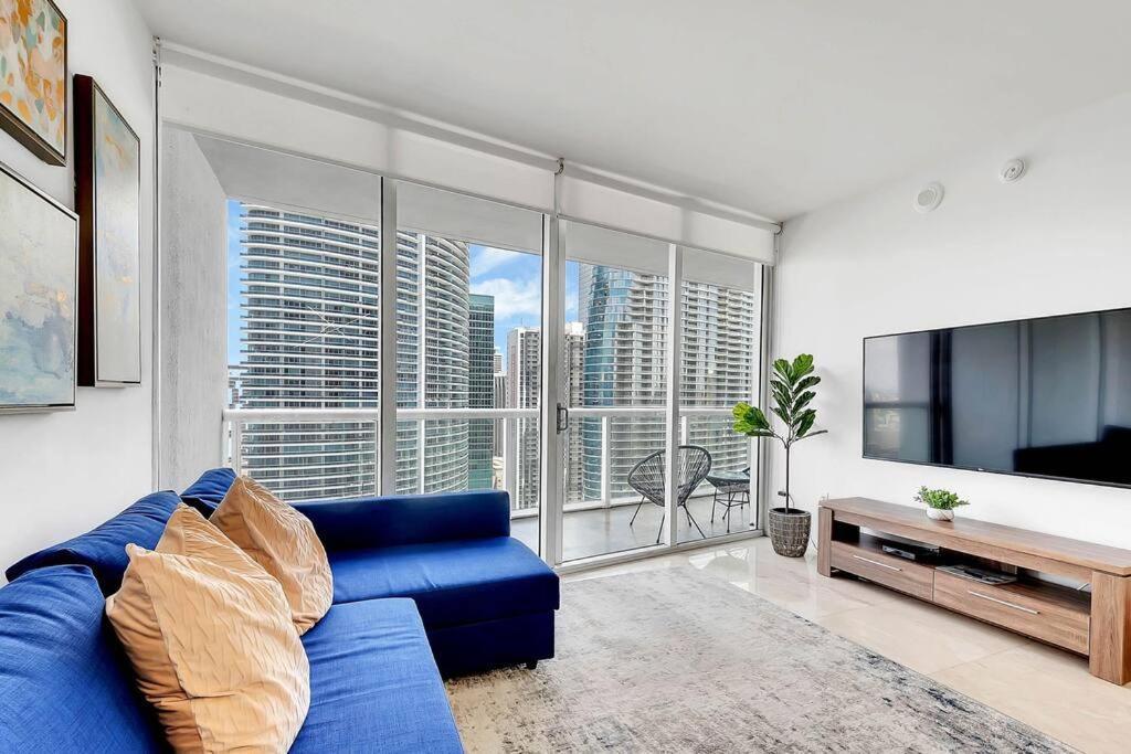 Penthouse Icon W Waterviews Balcony Brickell