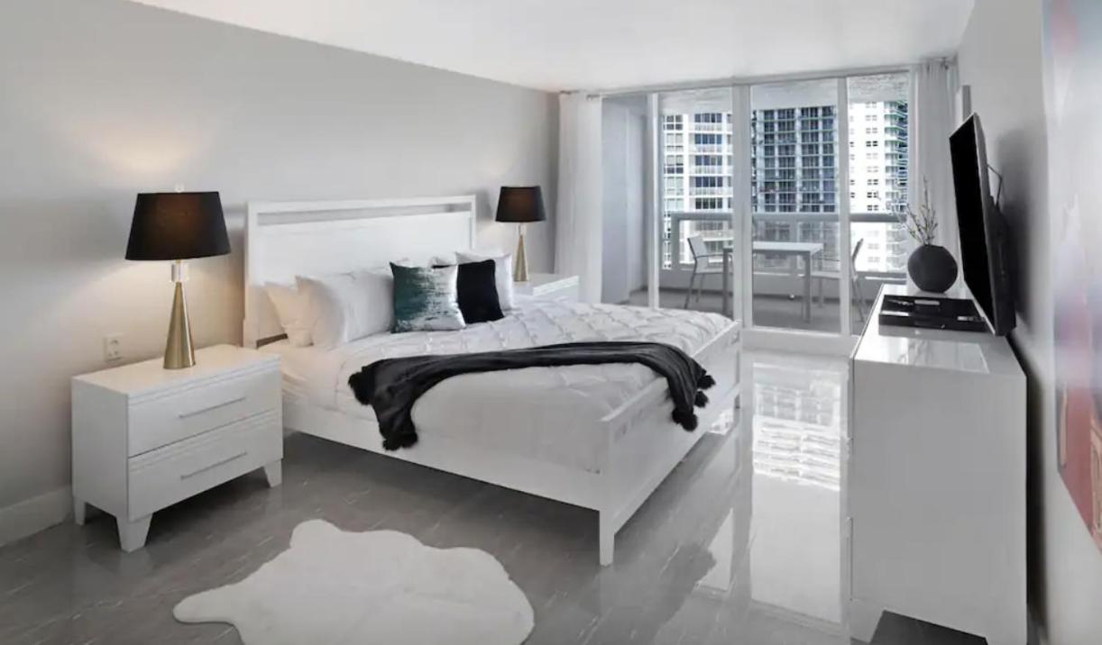 Shock Wave! New Renovated With Water Views! Apartment Miami