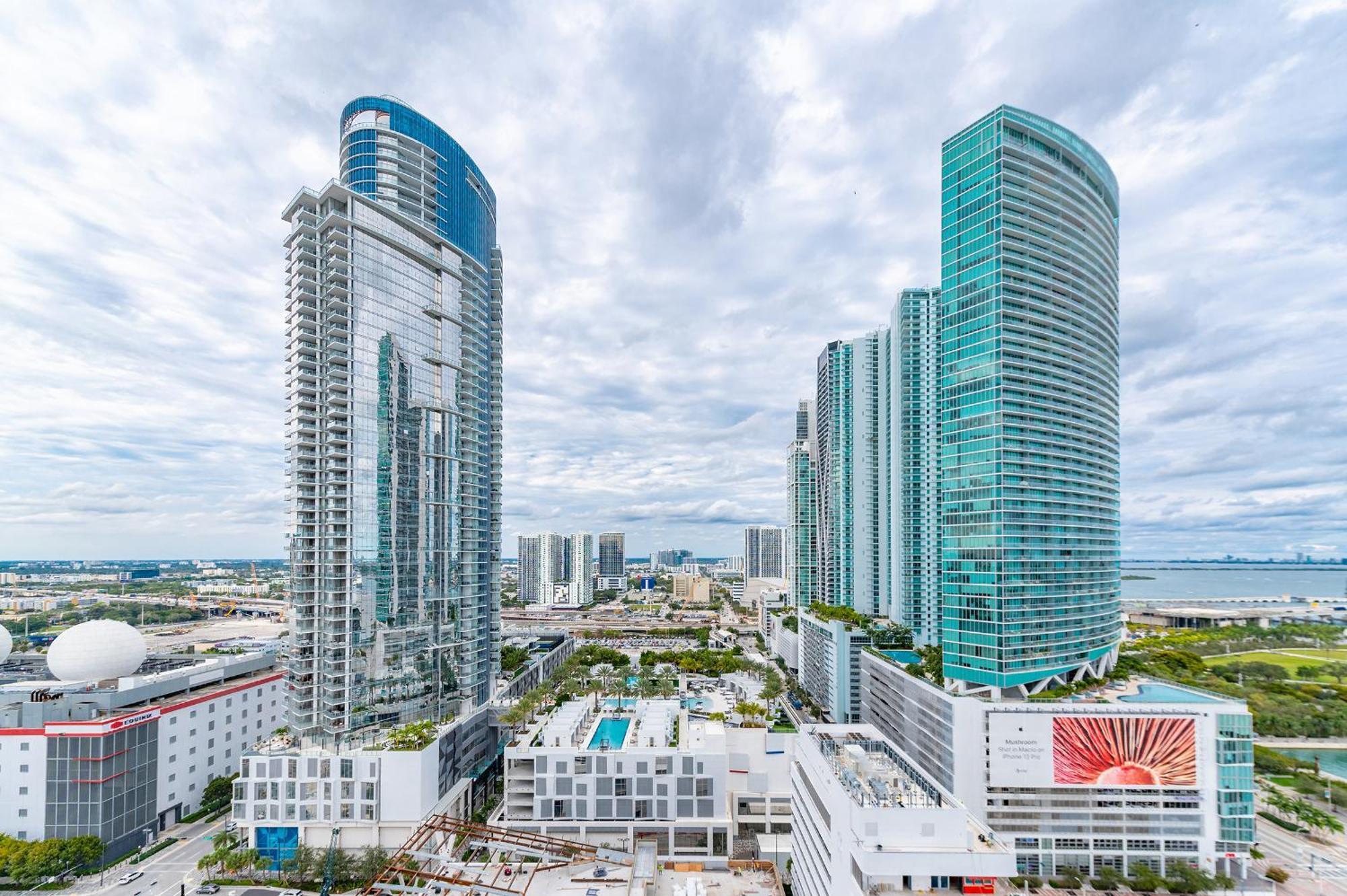 Global Luxury Worldcenter Apartment Miami