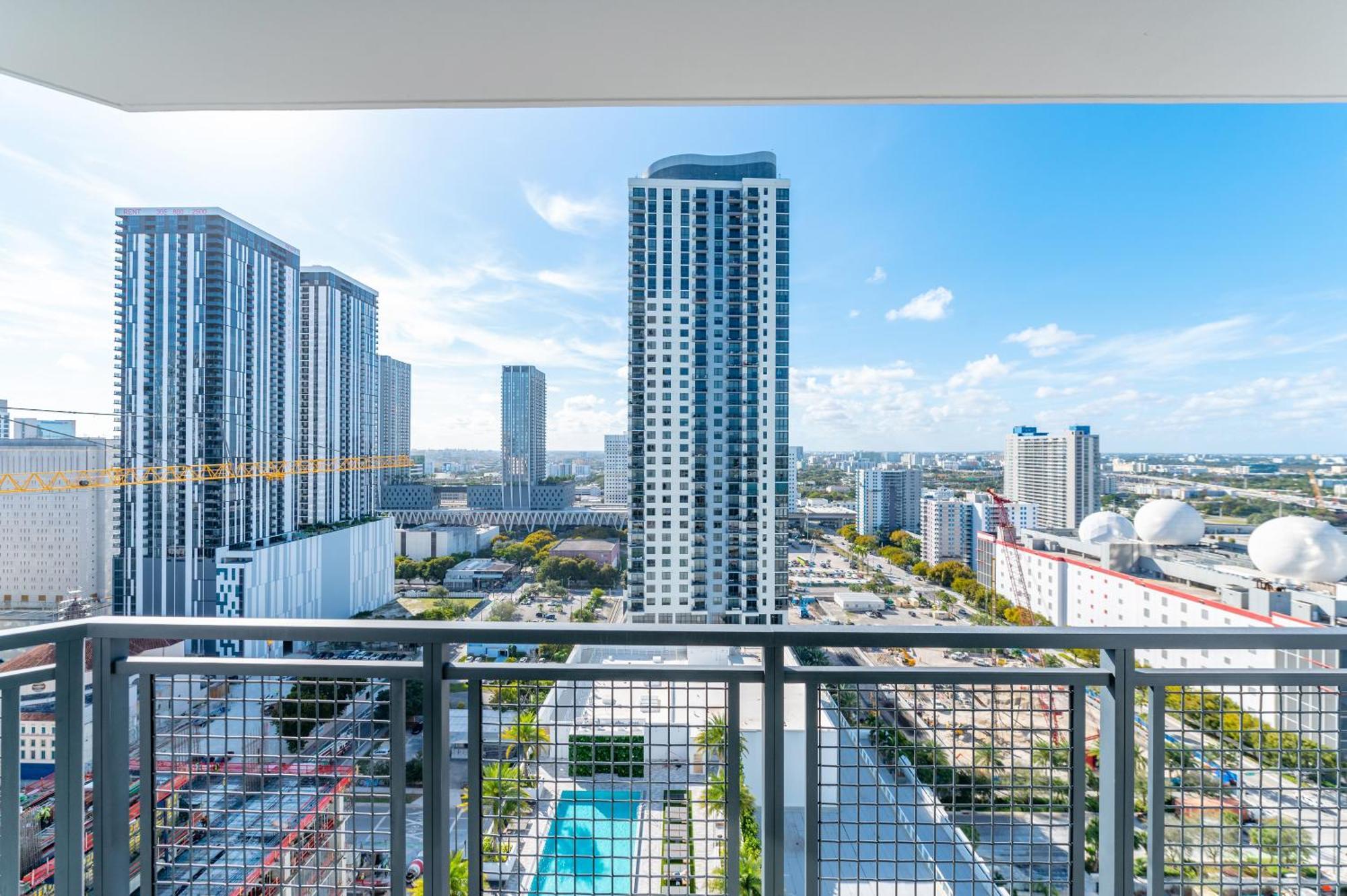 Global Luxury Worldcenter Miami
