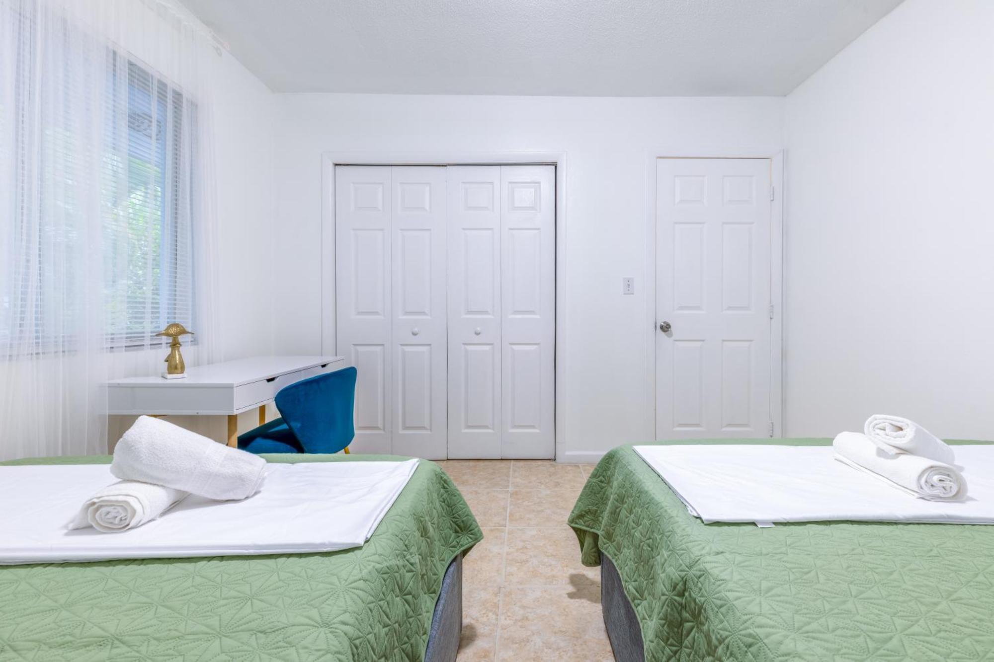 Stunning Escape Near Pet Friendly *