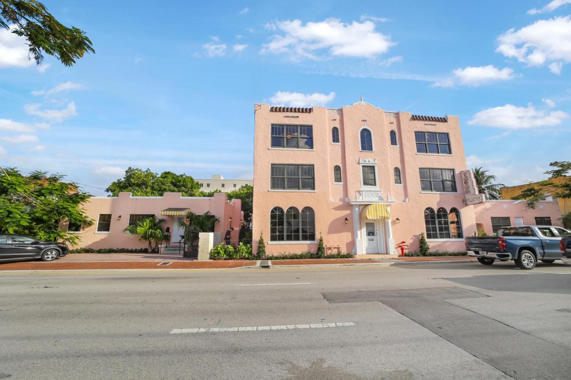 Hotel Tower Little Havana 3*