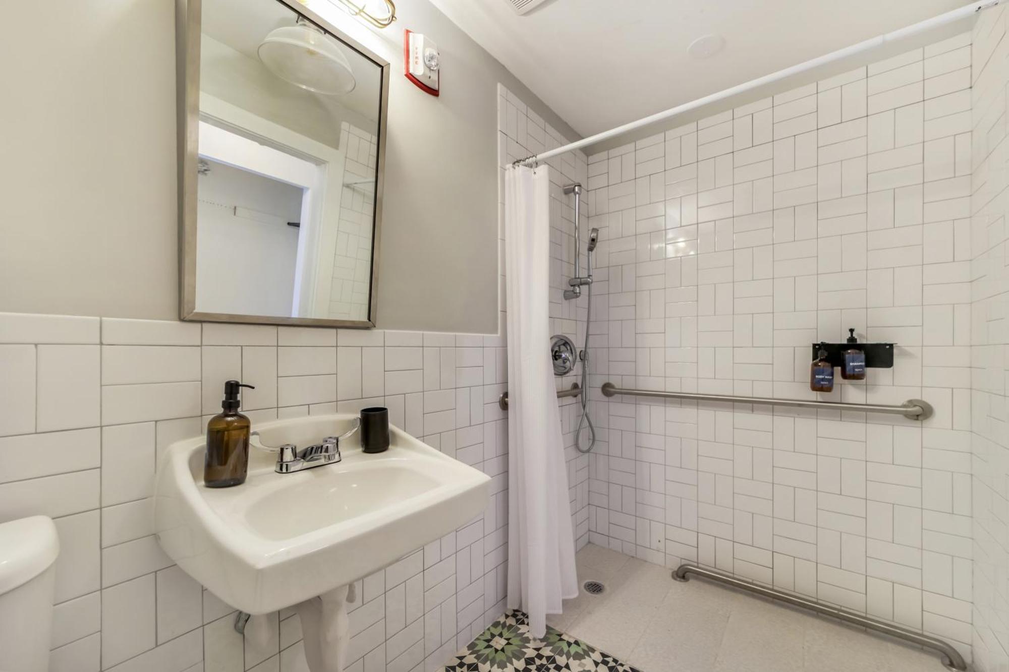 Tower Little Havana 3*