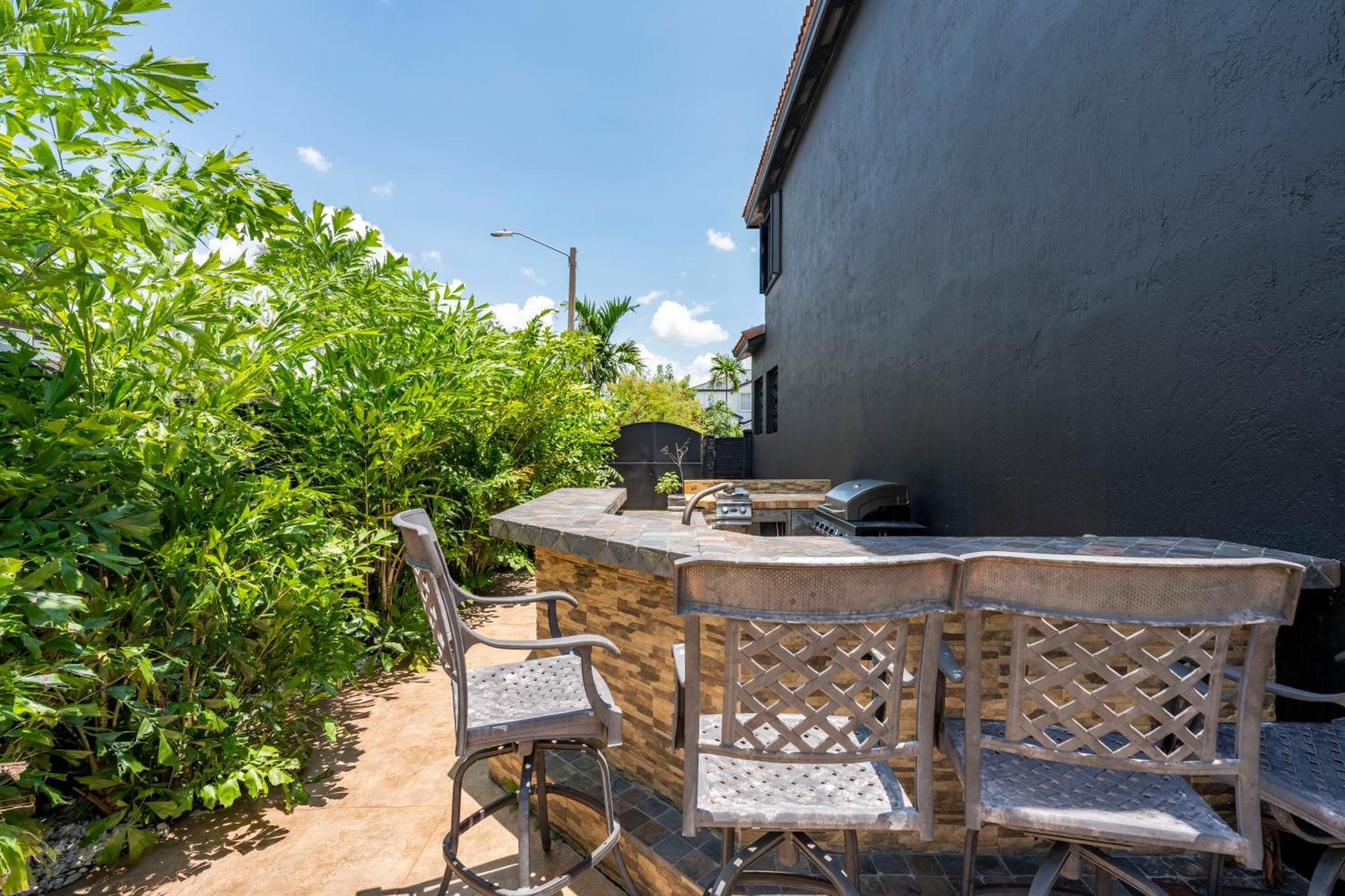 Avatar Luxe 5br W Cinema, Pool, Game & Bbq Pousada