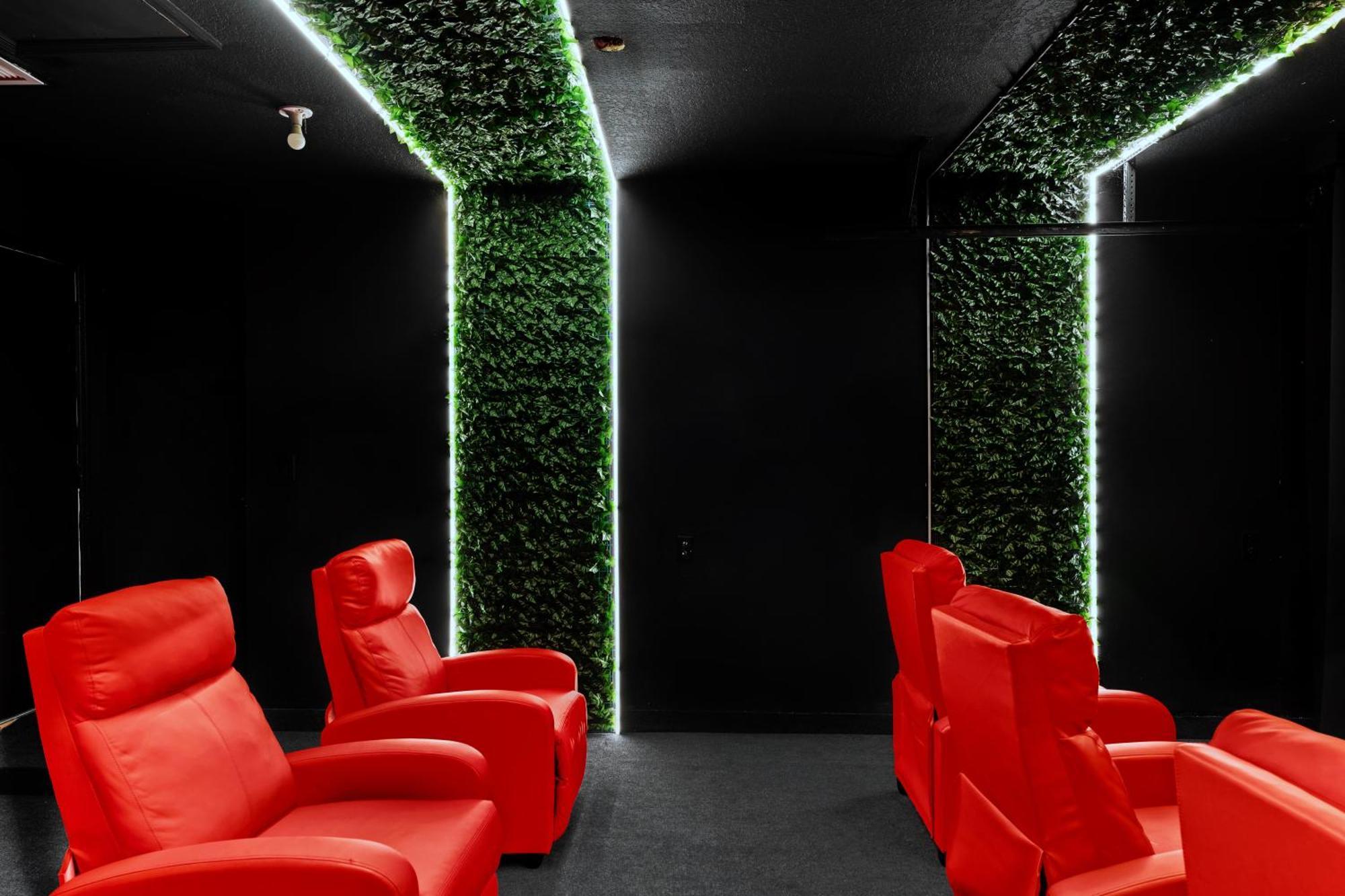 Avatar Luxe 5br W Cinema, Pool, Game & Bbq * Miami