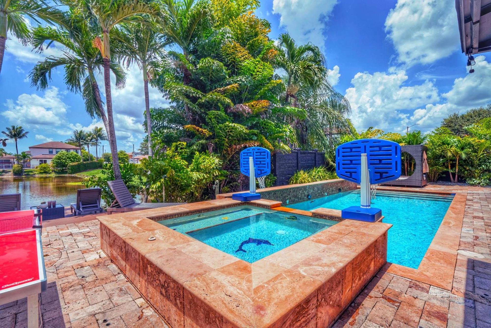 Avatar Luxe 5br W Cinema, Pool, Game & Bbq Pousada Miami