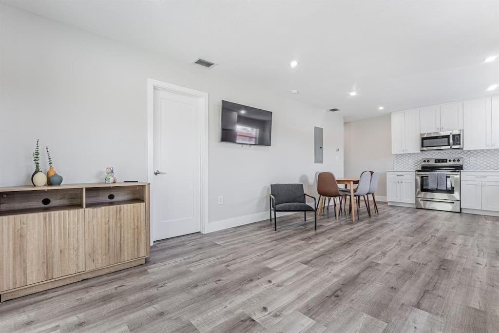 Modern Oasis Unit 2 - Close To Beach, Brickell & Airport Miami