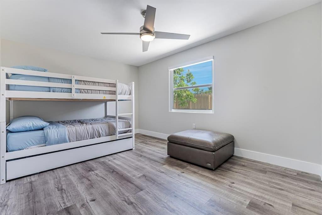 Modern Oasis Unit 2 - Close To Beach, Brickell & Airport *