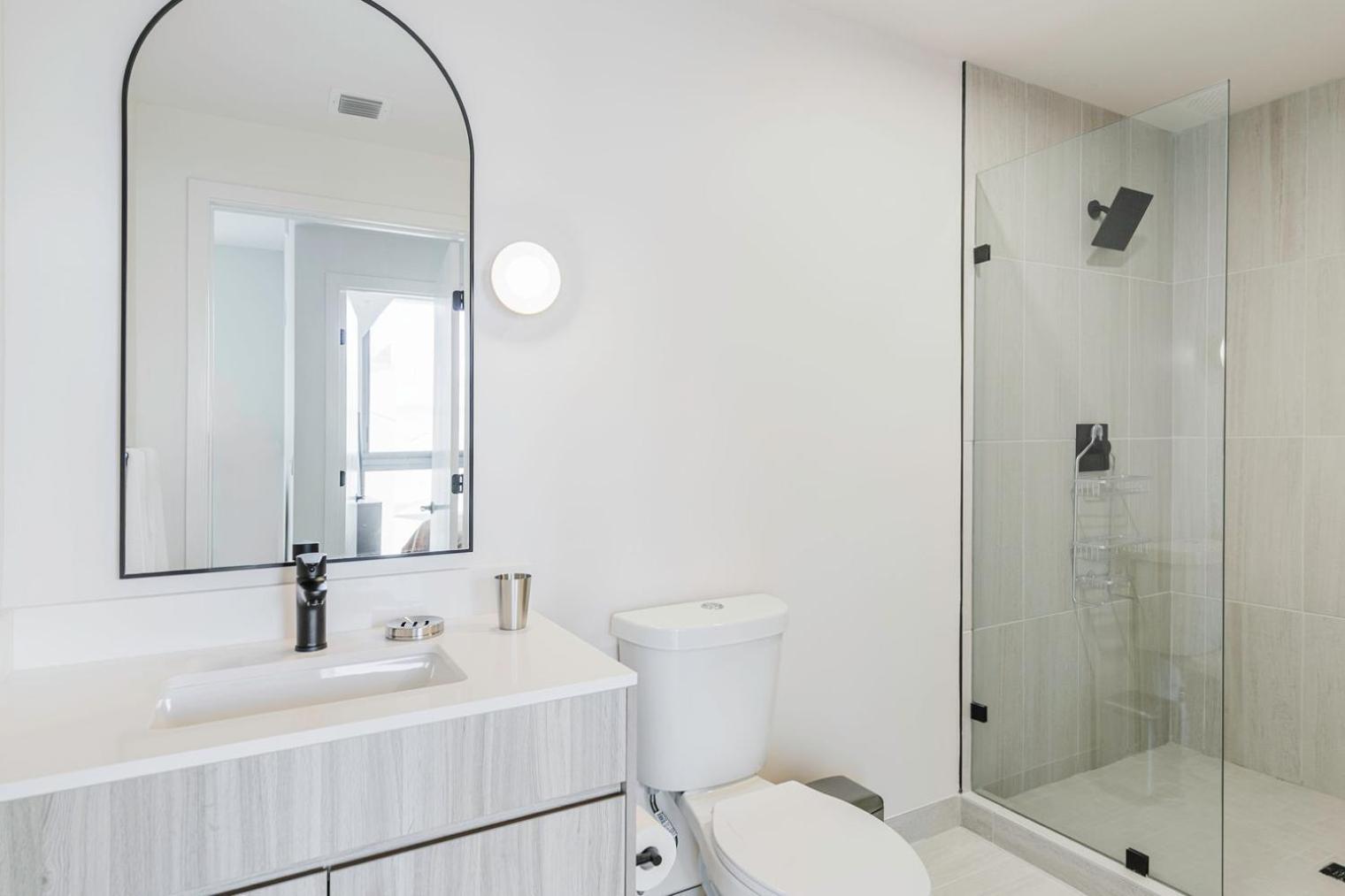 Blueground Edgewater Gym Pool Ac Balcony Mia-113 Apartamento
