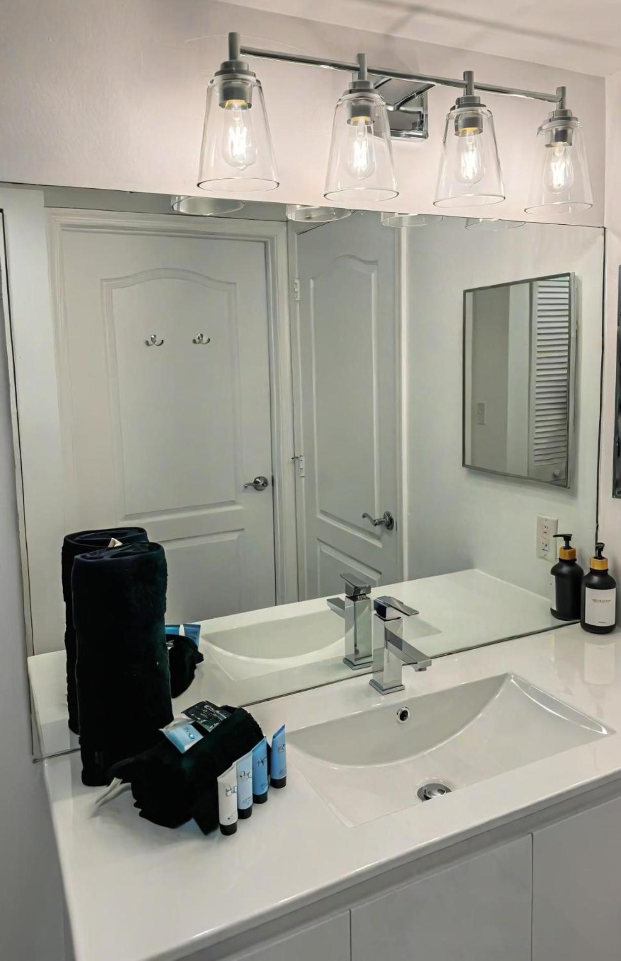 Apartamento Elegant Centric Vibrant Pool Jacuzzi Free Parking