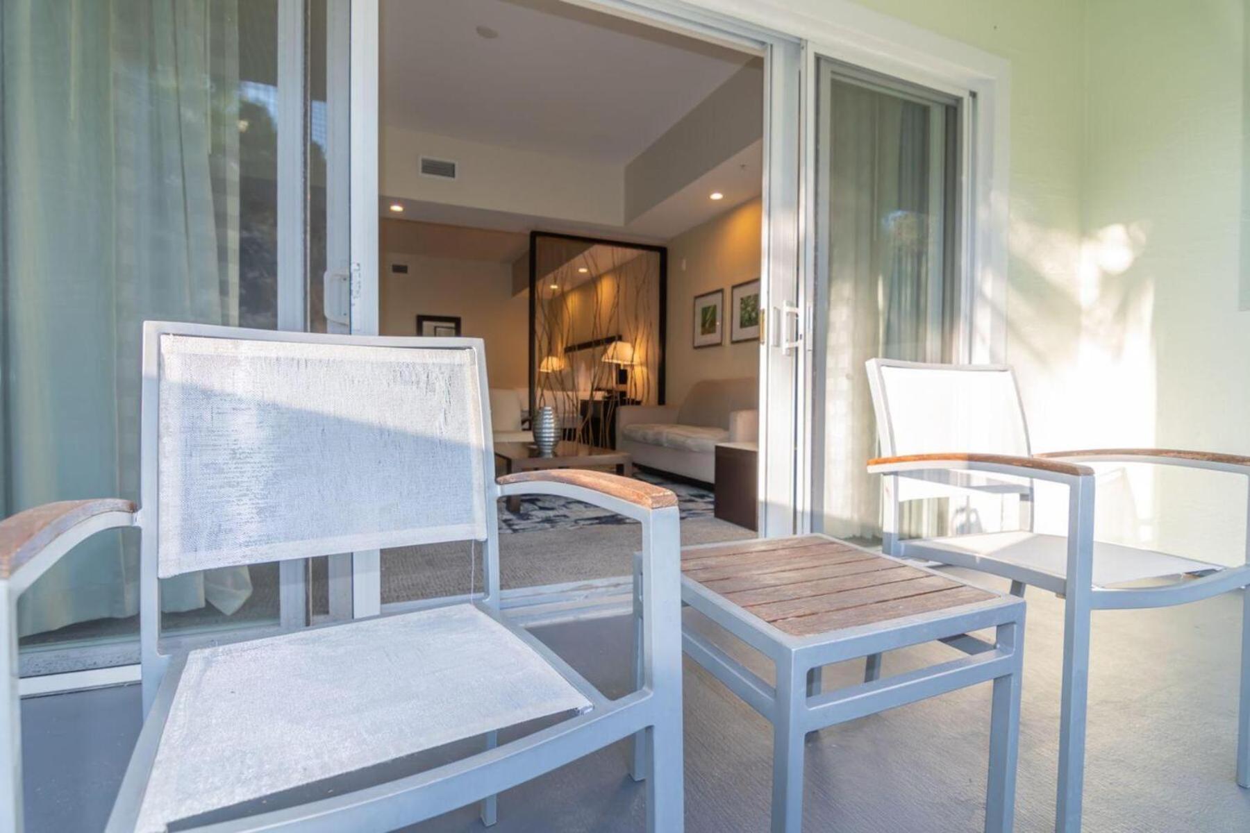 Apartment Doral Pool 1407 By Waveproperties *