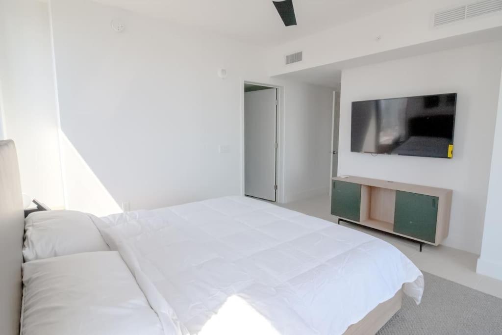 Apartamento Luxury High Rise Haven *