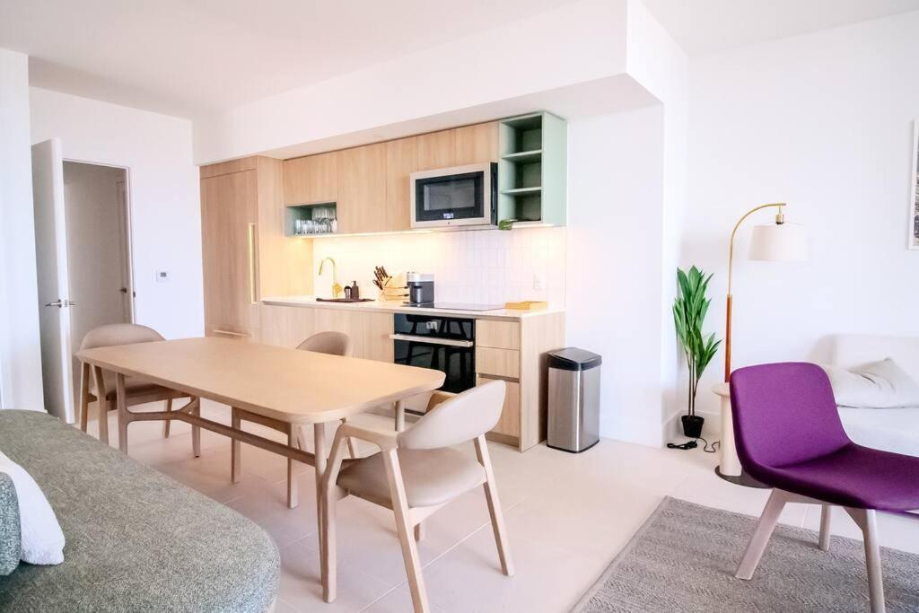 Apartamento Luxury High Rise Haven *