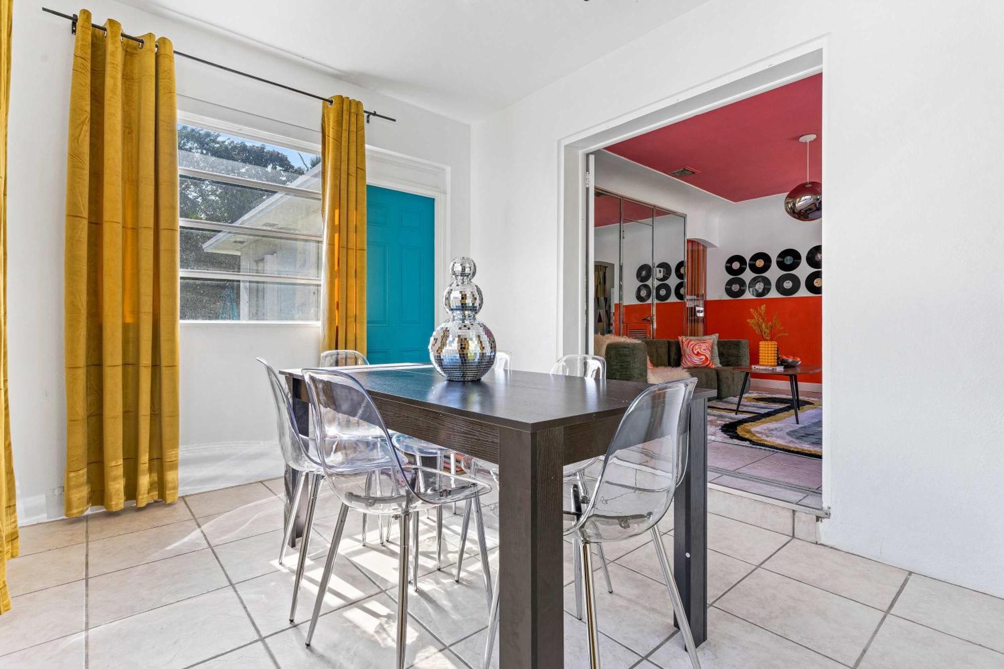 Holiday home Retro Rewind - Location Parking And The Vibes