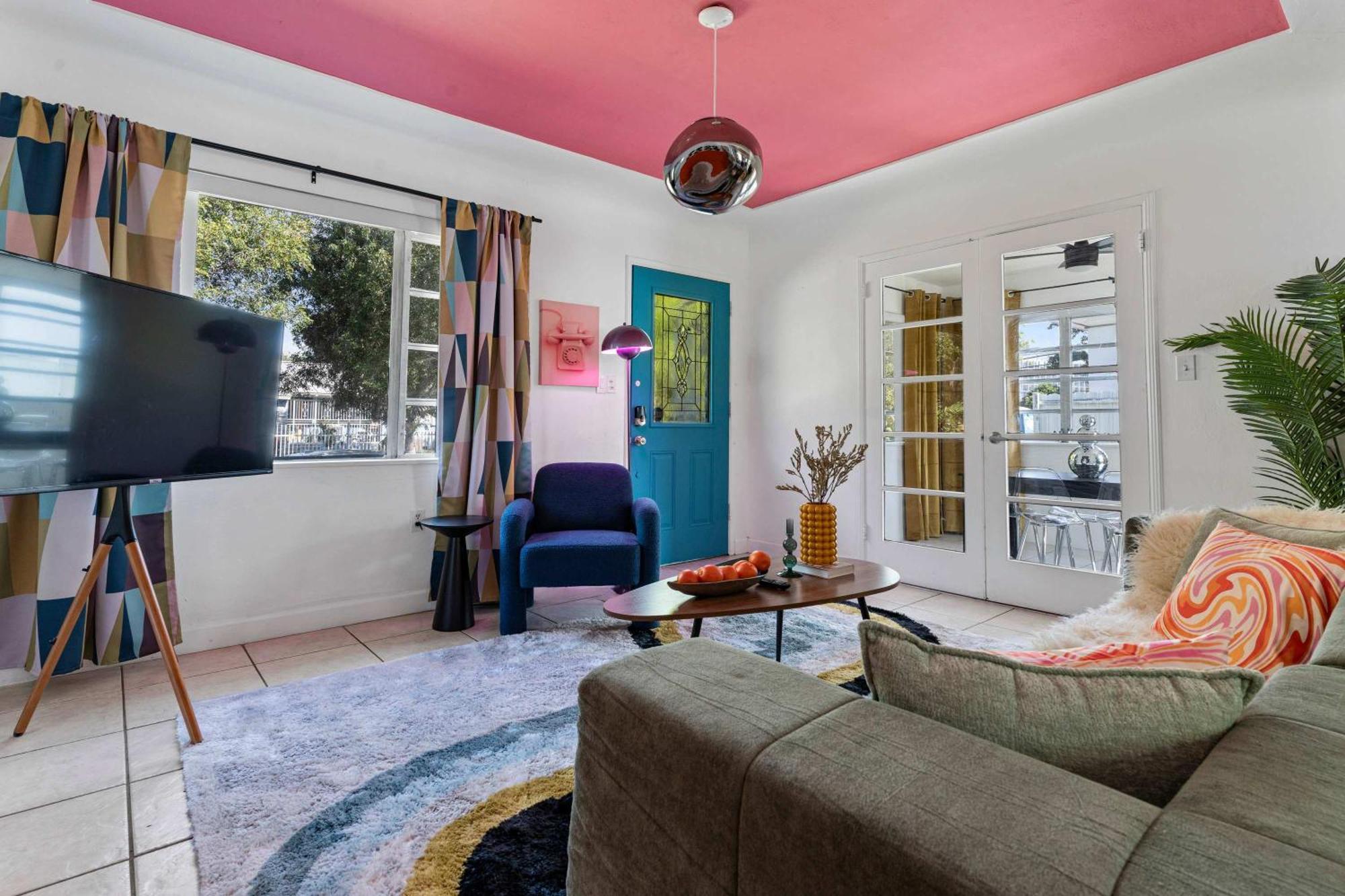 Holiday home Retro Rewind - Location Parking And The Vibes *