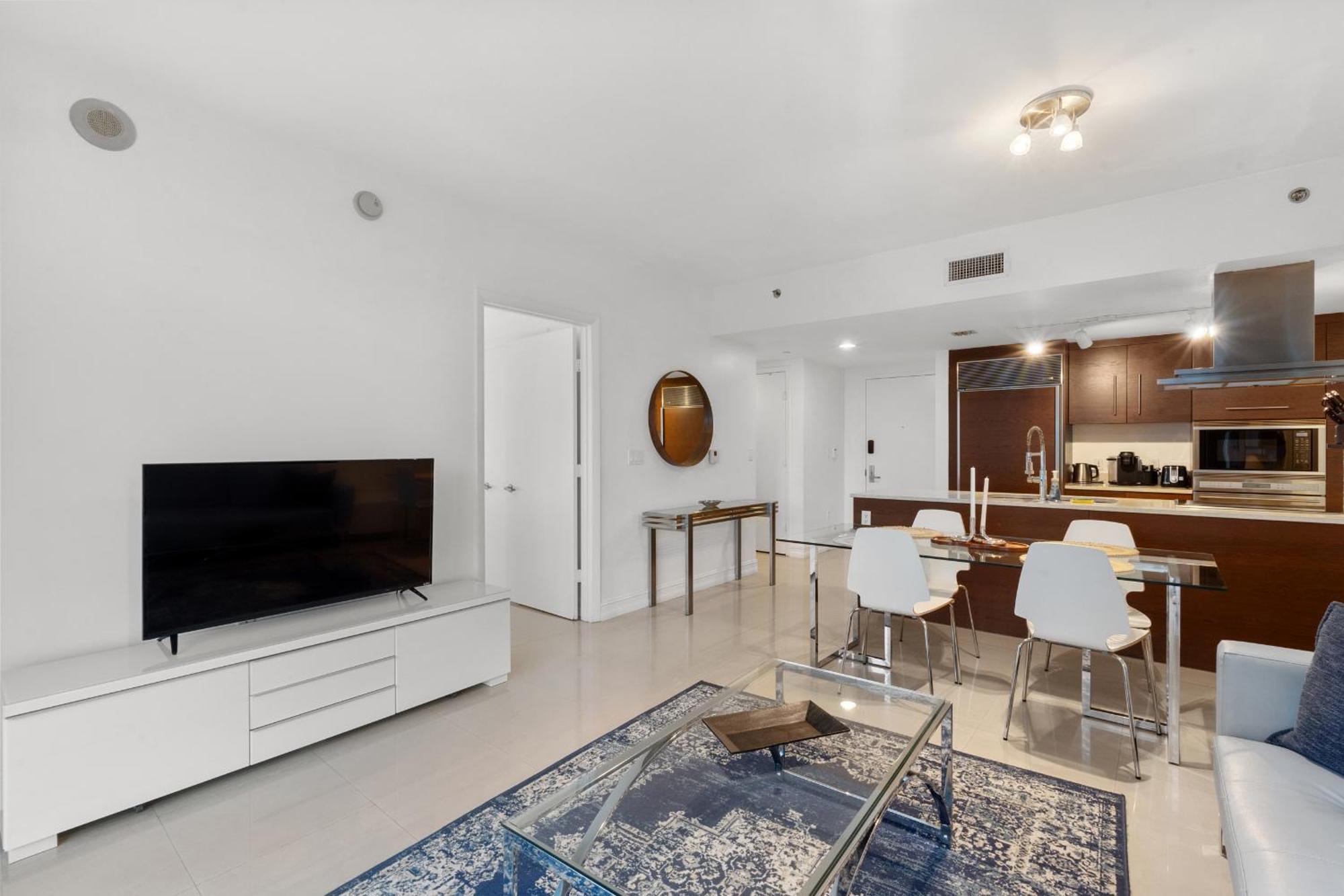 Upscale #2003 In The Heart Of Brickell Apartment *
