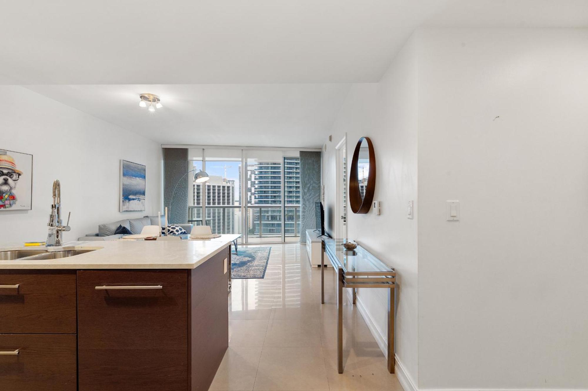 Upscale #2003 In The Heart Of Brickell *