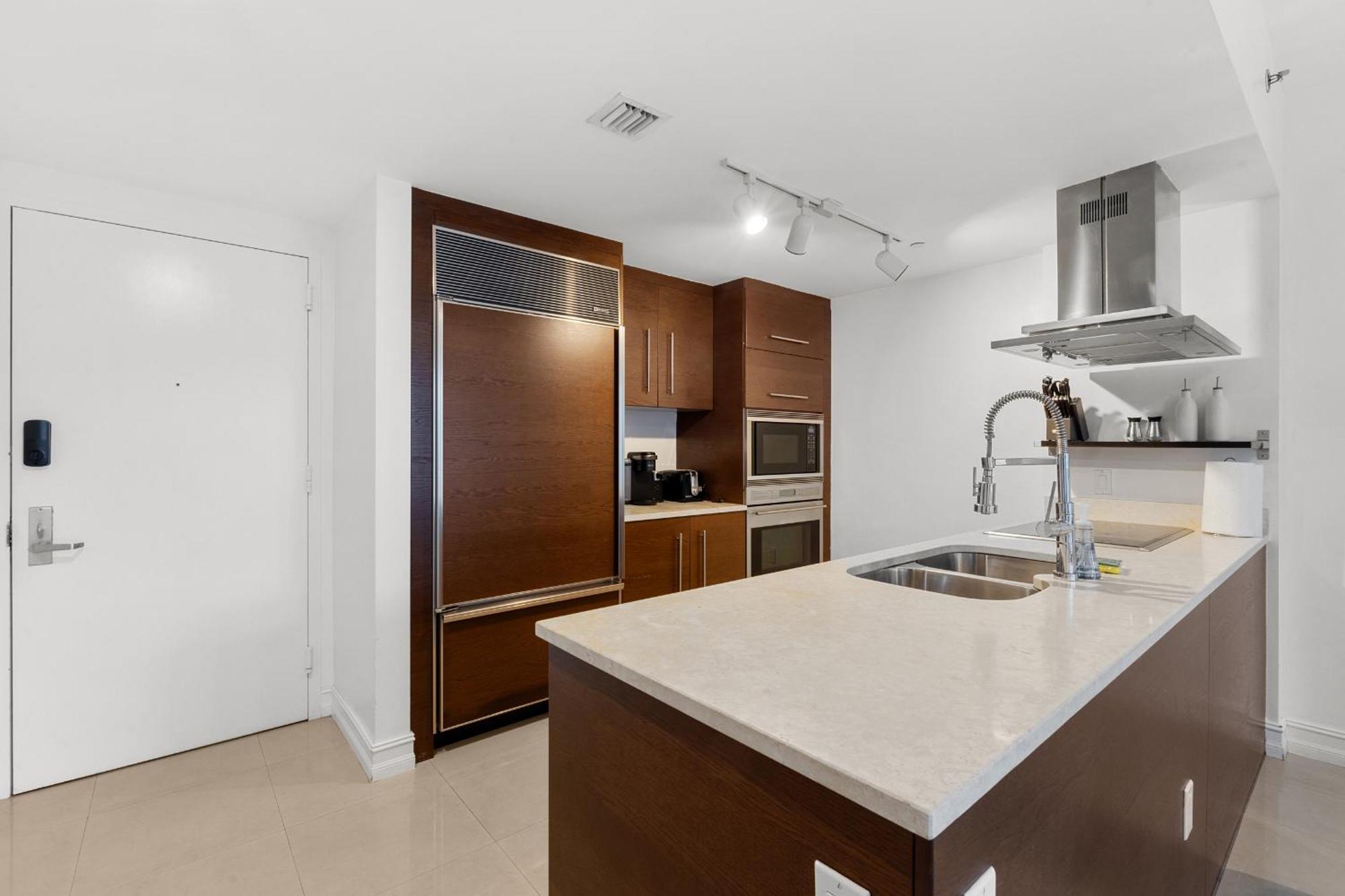 Upscale #2003 In The Heart Of Brickell *