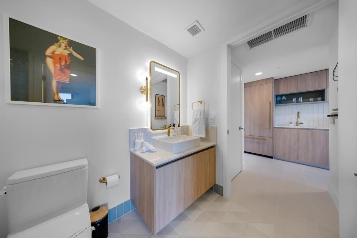 Apartment Luxury Downtown 2 Bedroom With Skyline Panorama *