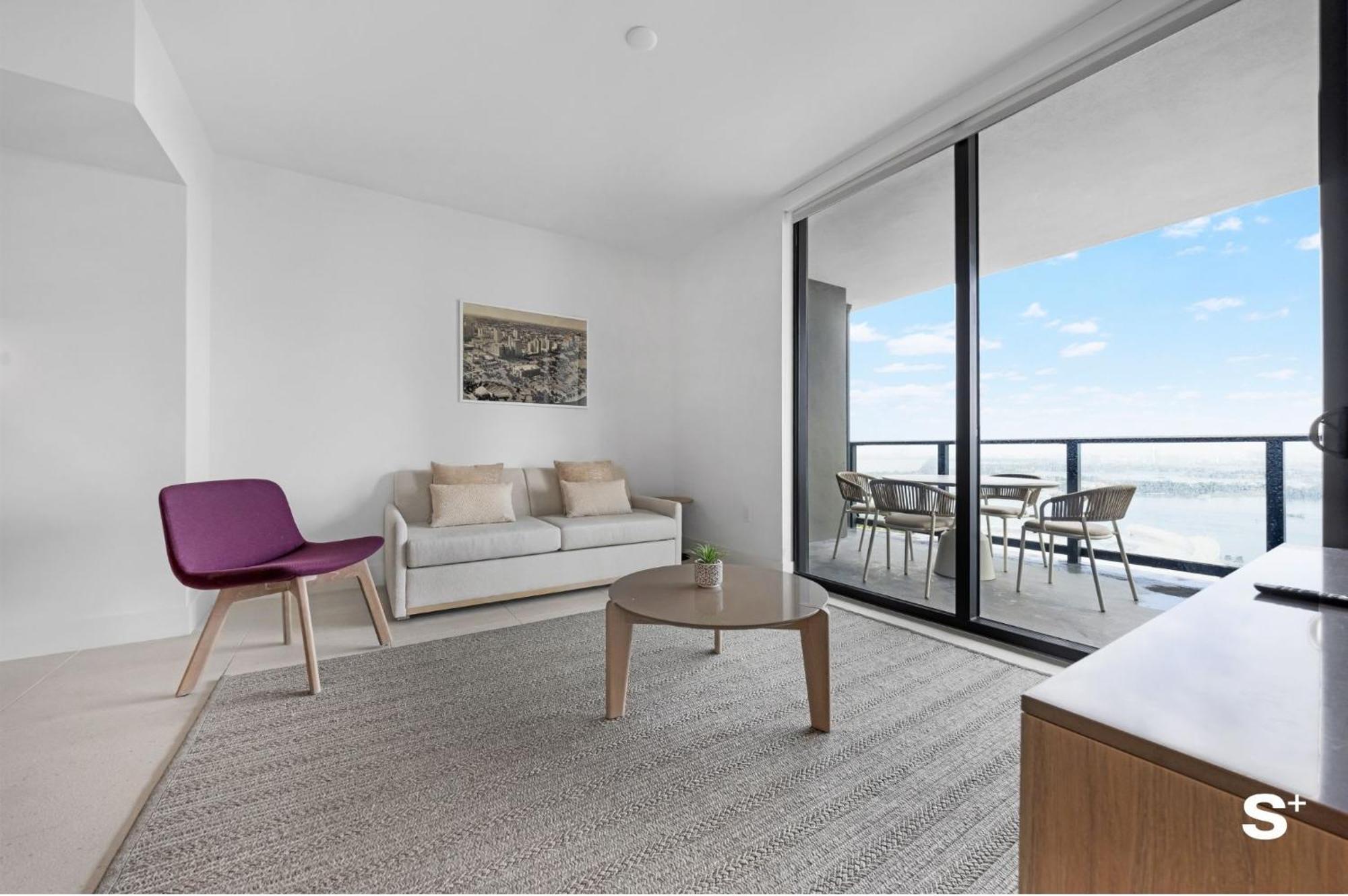 Luxury Downtown 2 Bedroom With Skyline Panorama
