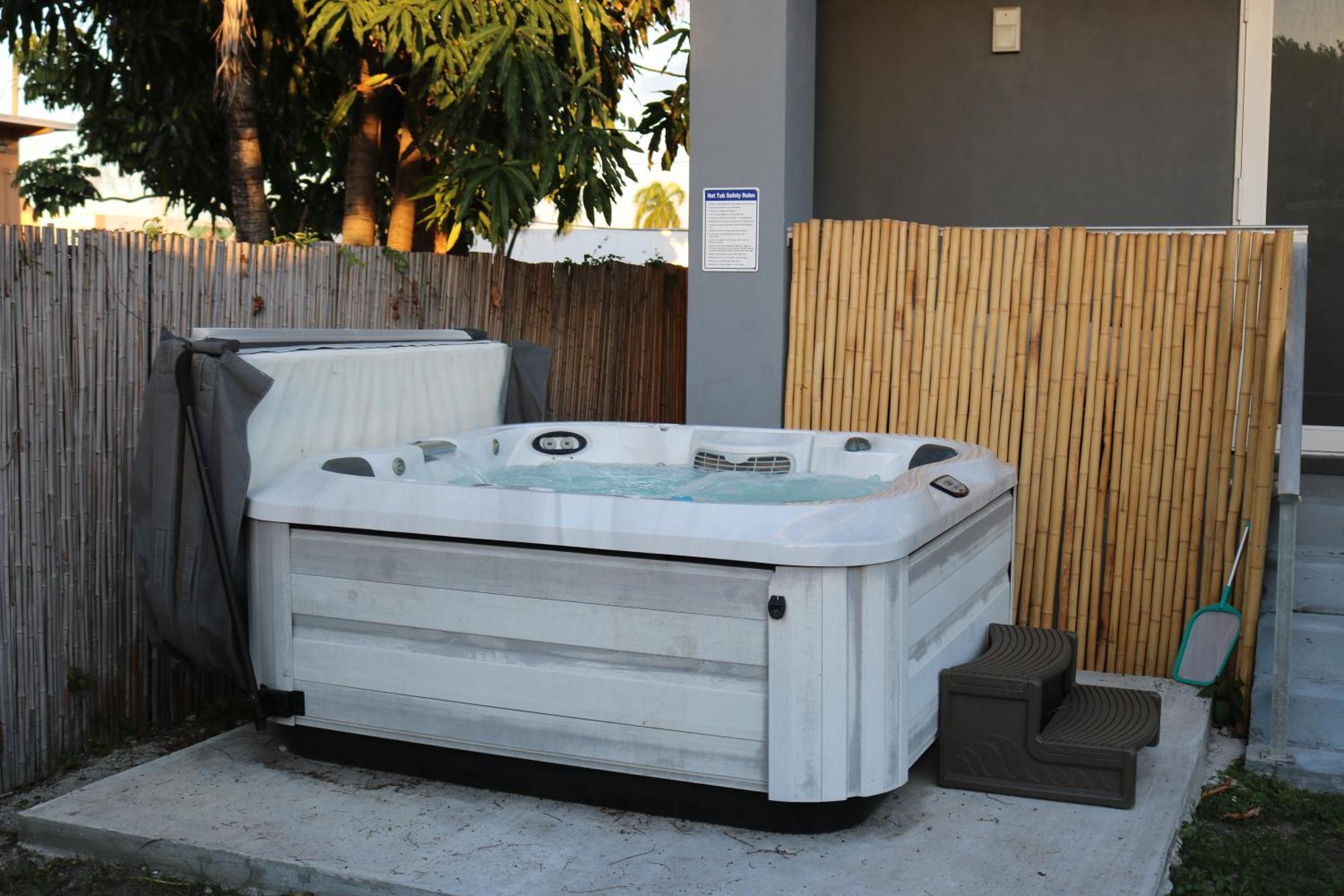 Modern Retreat, Hot Tub And Gazebo Oasis