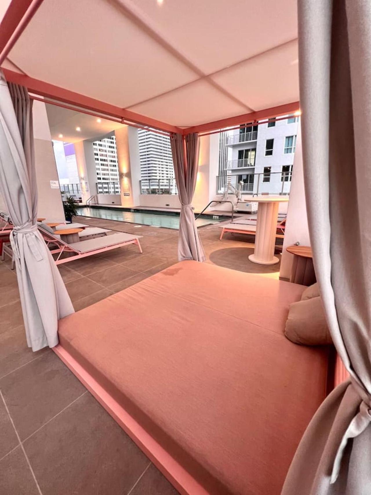 Holiday home Ocean View Entire In Downtown With Pool And Gym