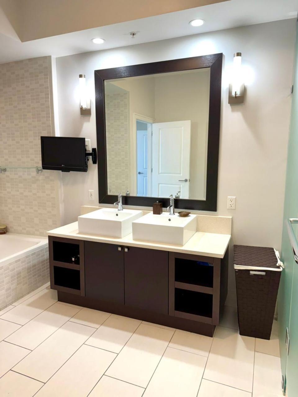 Exclusive Doral With Luxury Amenities Apartment Miami