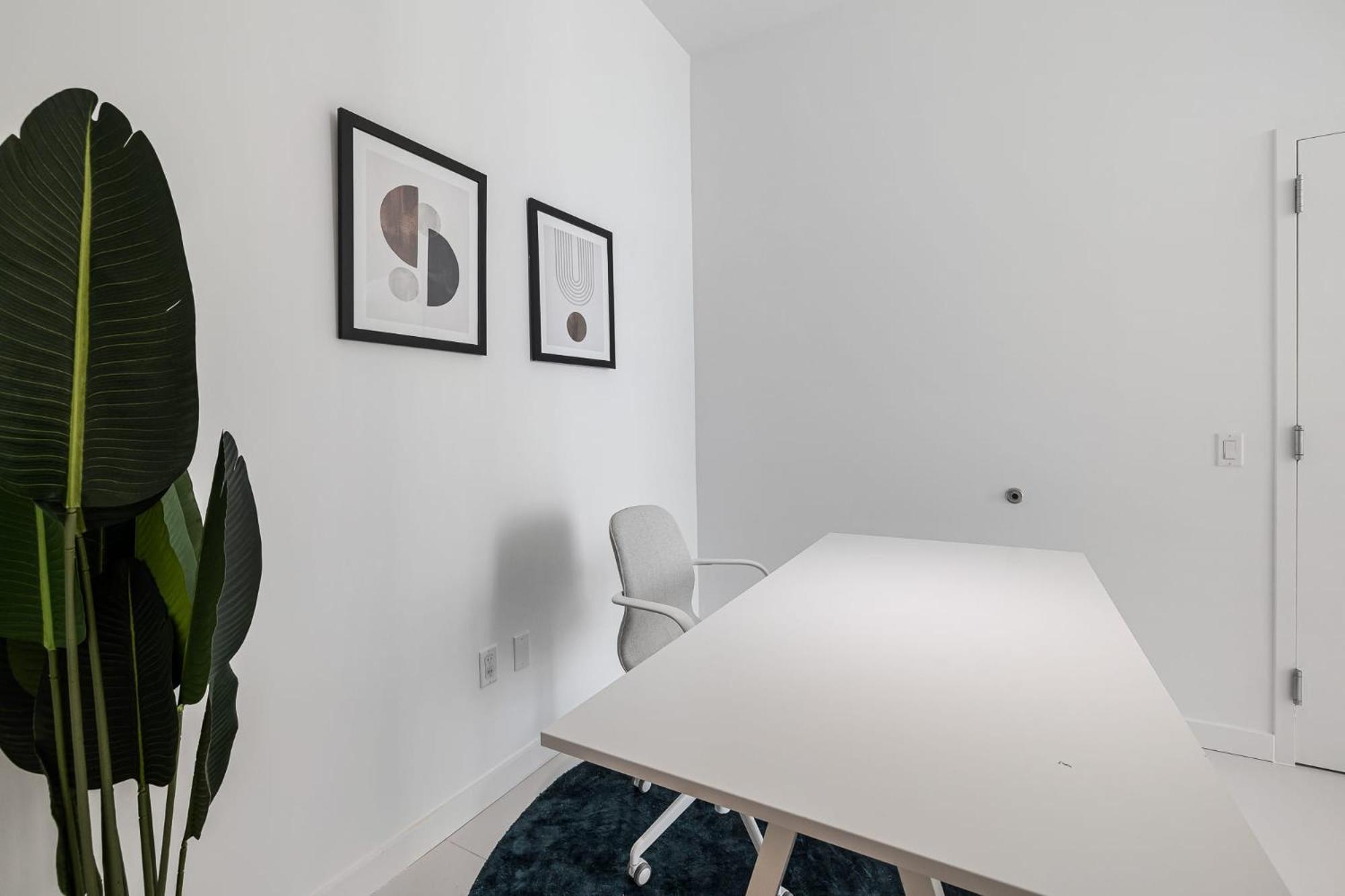 Unique High-rise In Holiday home *