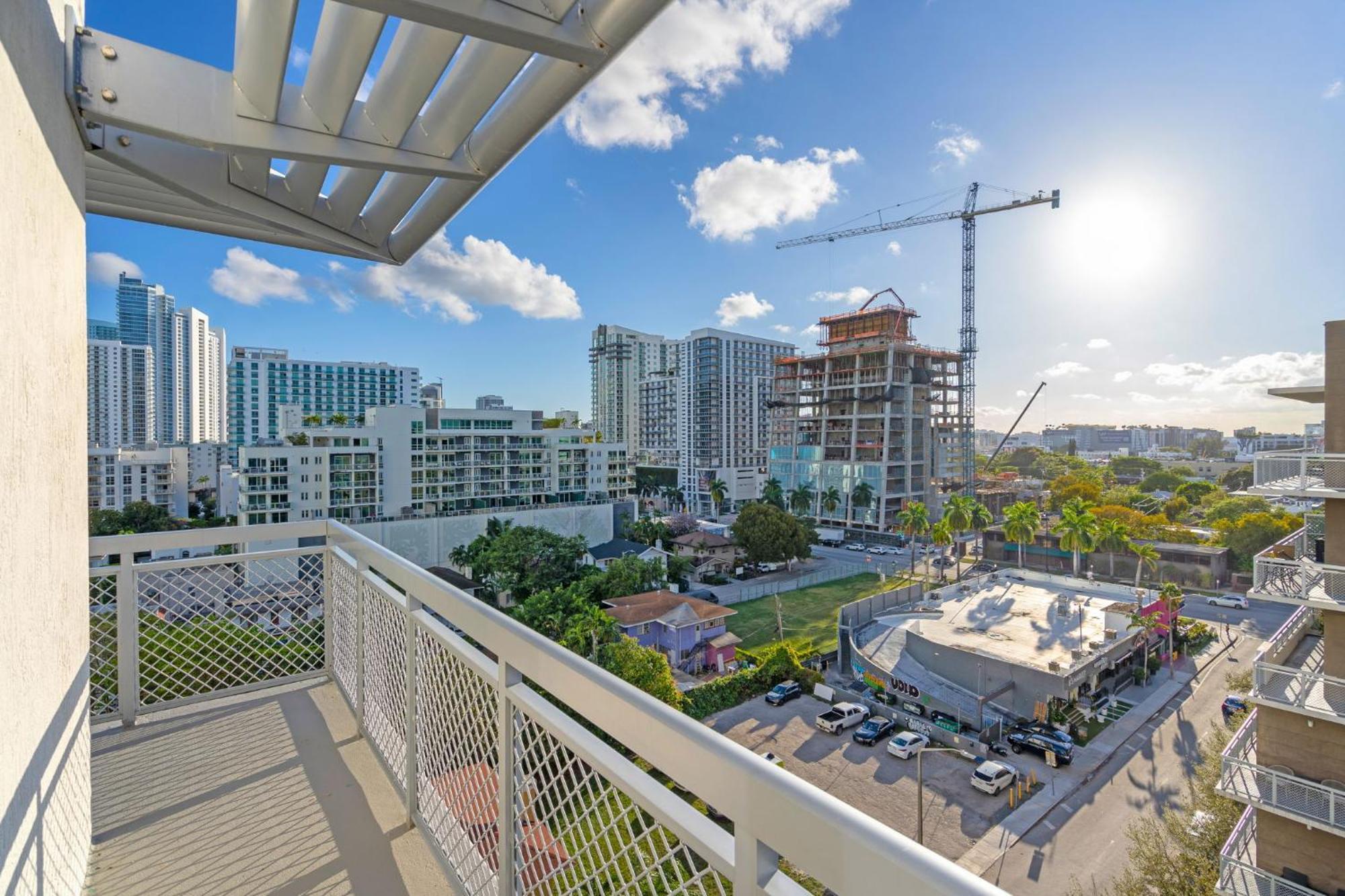 Luxury 2br With Views On Biscayne Blvd Apartment *