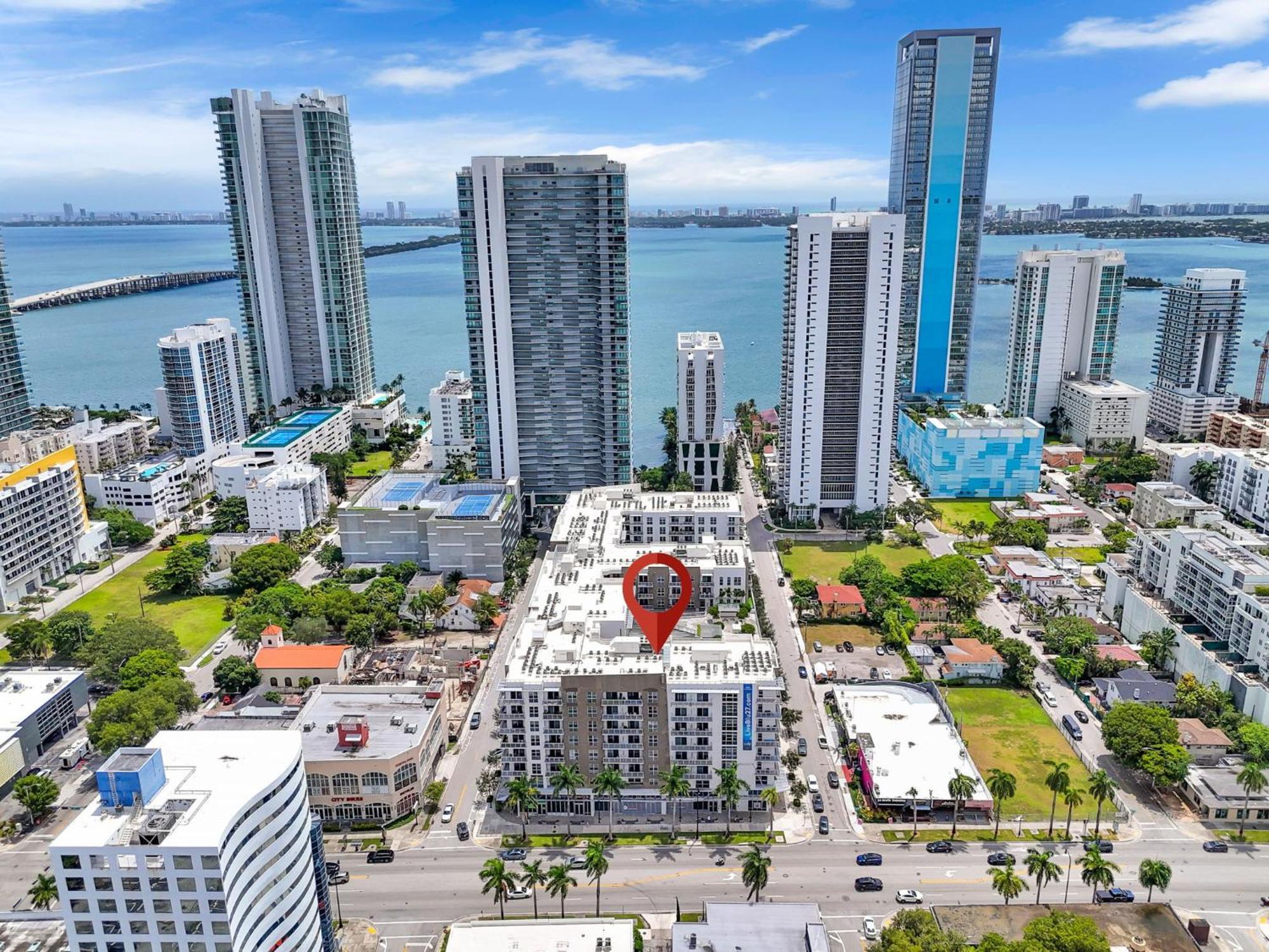 Luxury 2br With Views On Biscayne Blvd Apartment *