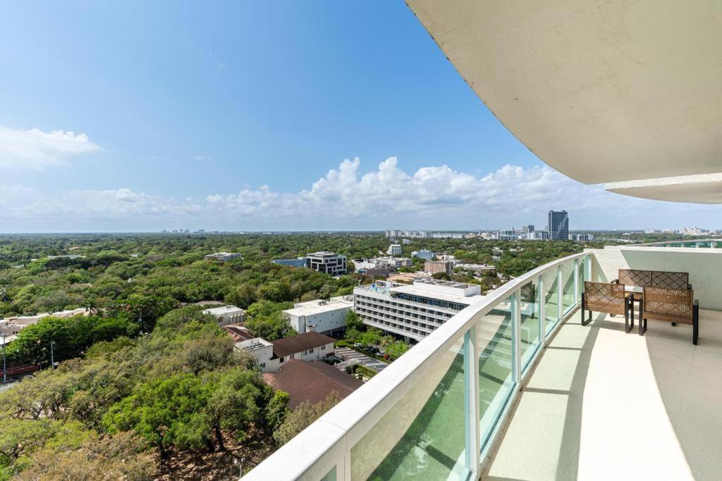 2 Bedroom Bay View Beauty In Coconut Grove- Parking For 2 Cars Included! Apartamento Miami