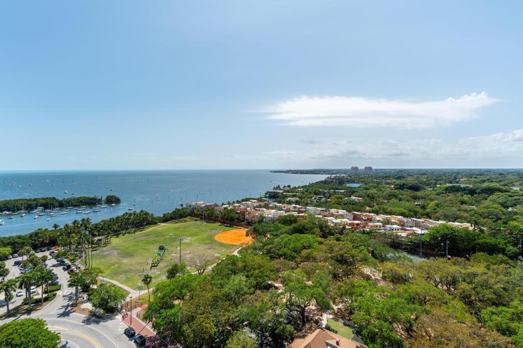Apartamento 2 Bedroom Bay View Beauty In Coconut Grove- Parking For 2 Cars Included!