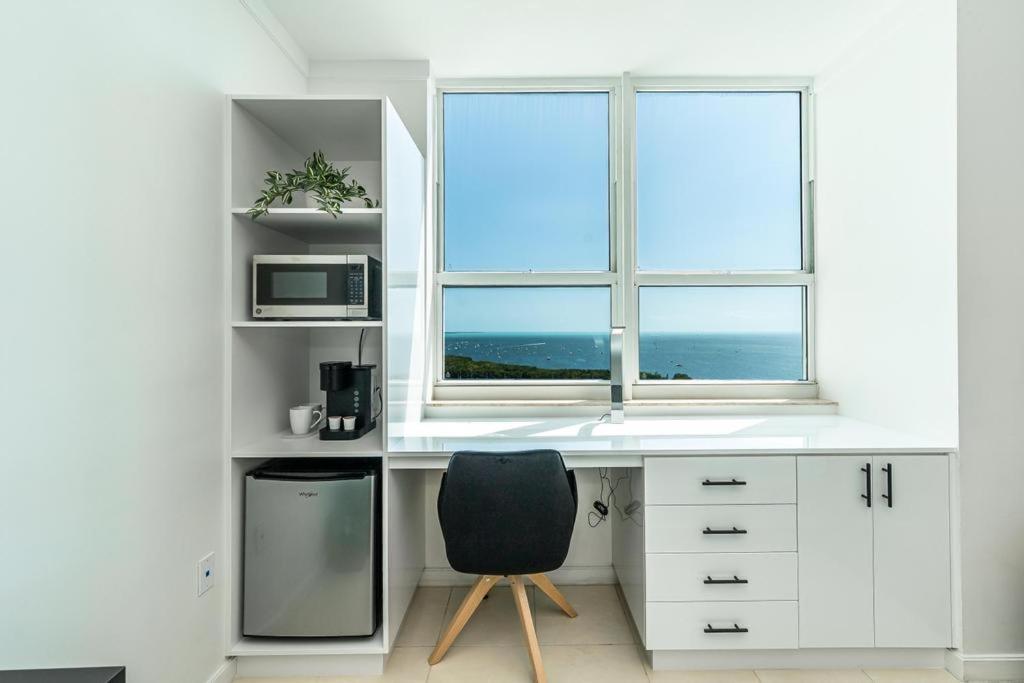 Apartamento 2 Bedroom Bay View Beauty In Coconut Grove- Parking For 2 Cars Included! *