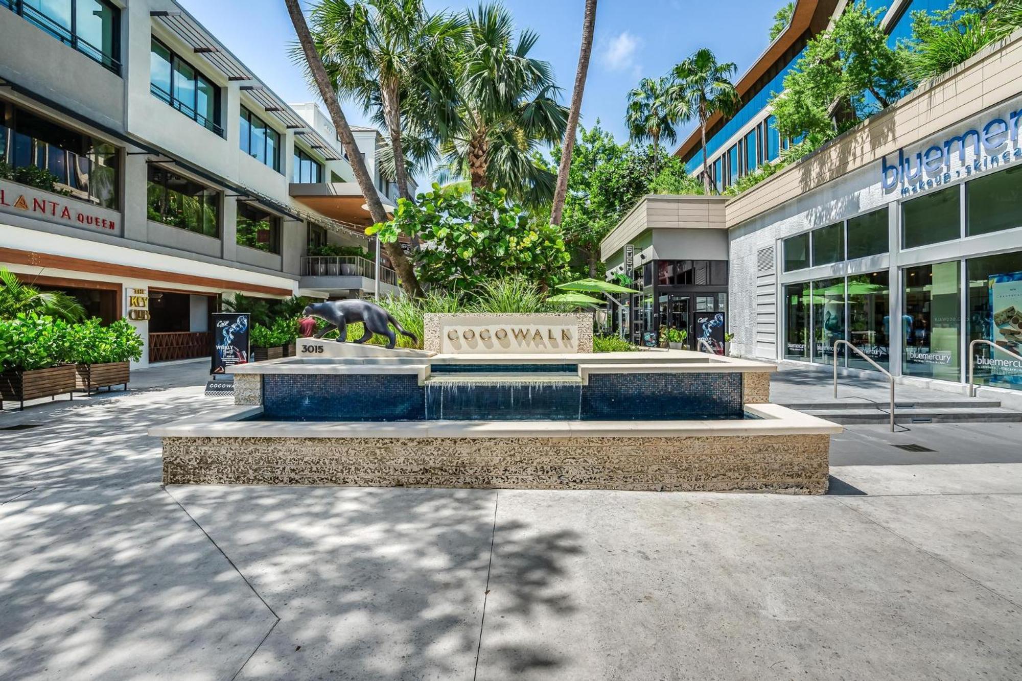 2 Bedroom Bay View Beauty In Coconut Grove- Parking For 2 Cars Included! Apartamento *