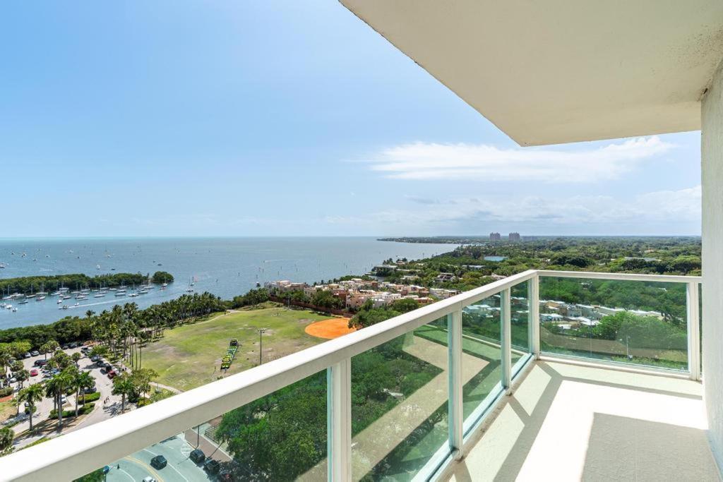2 Bedroom Bay View Beauty In Coconut Grove- Parking For 2 Cars Included! Apartamento Miami